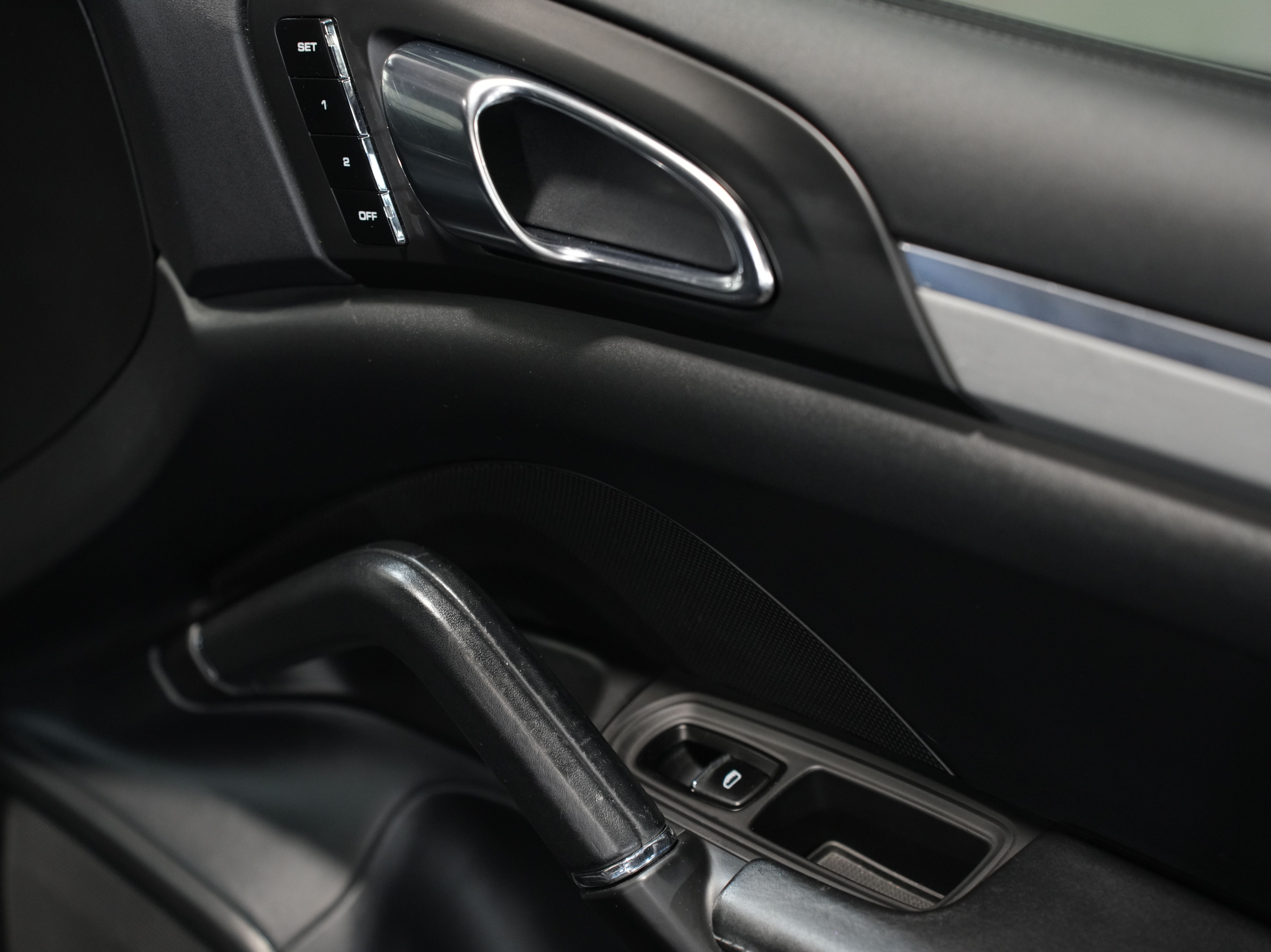 BLACK, 2011 PORSCHE CAYENNE Thumnail Image 23