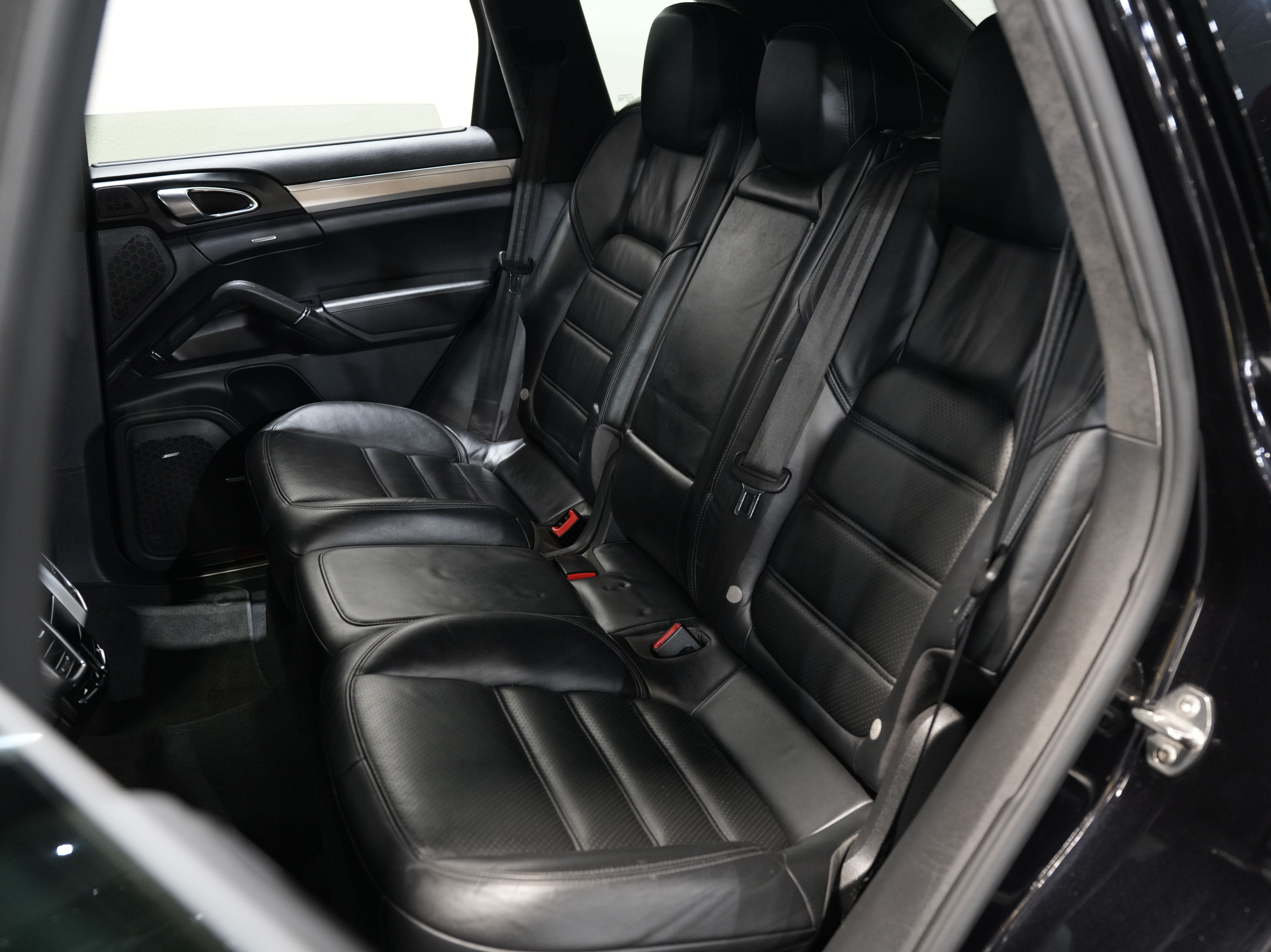 BLACK, 2011 PORSCHE CAYENNE Thumnail Image 35