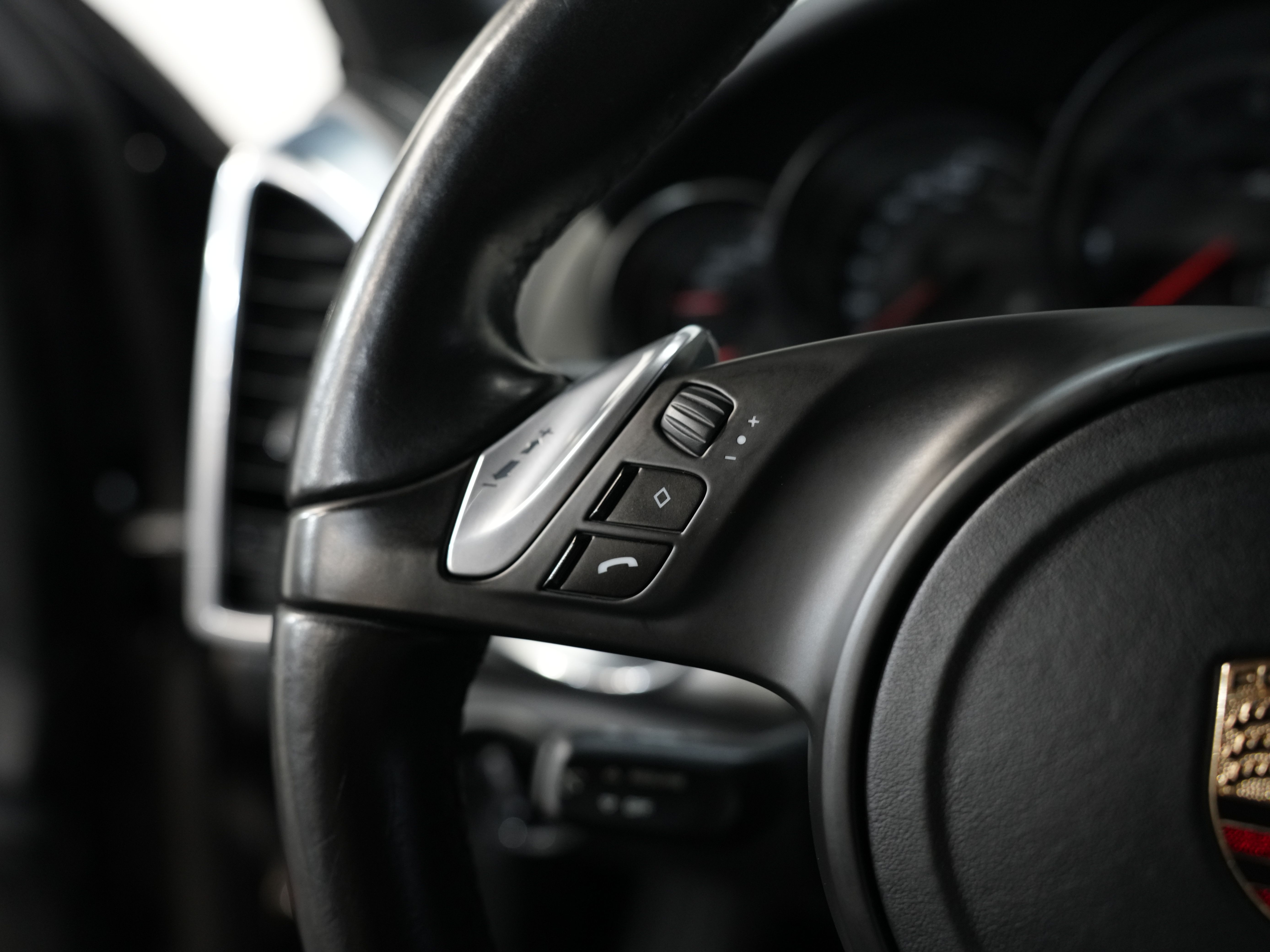 BLACK, 2011 PORSCHE CAYENNE Thumnail Image 40