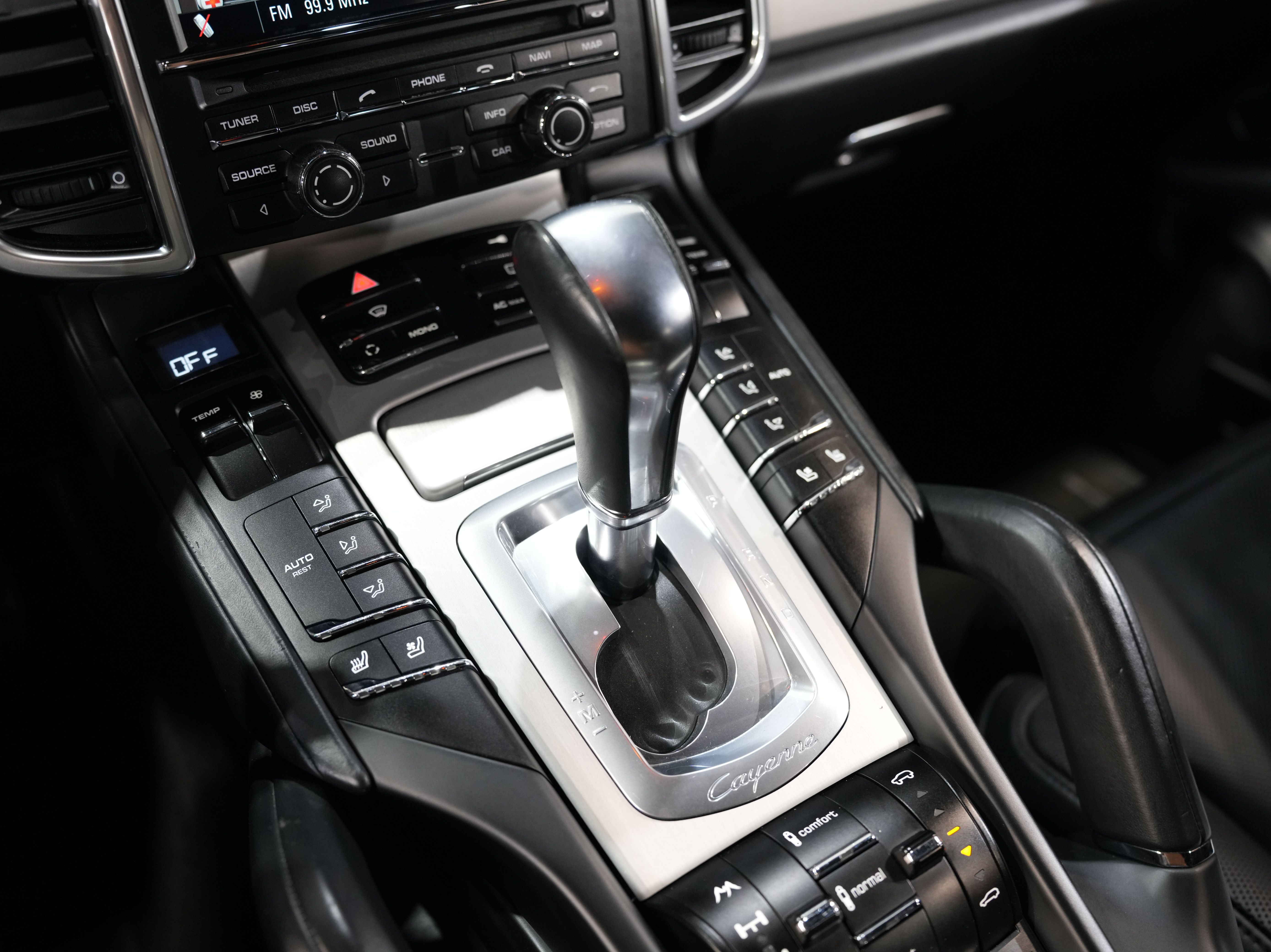 BLACK, 2011 PORSCHE CAYENNE Thumnail Image 44