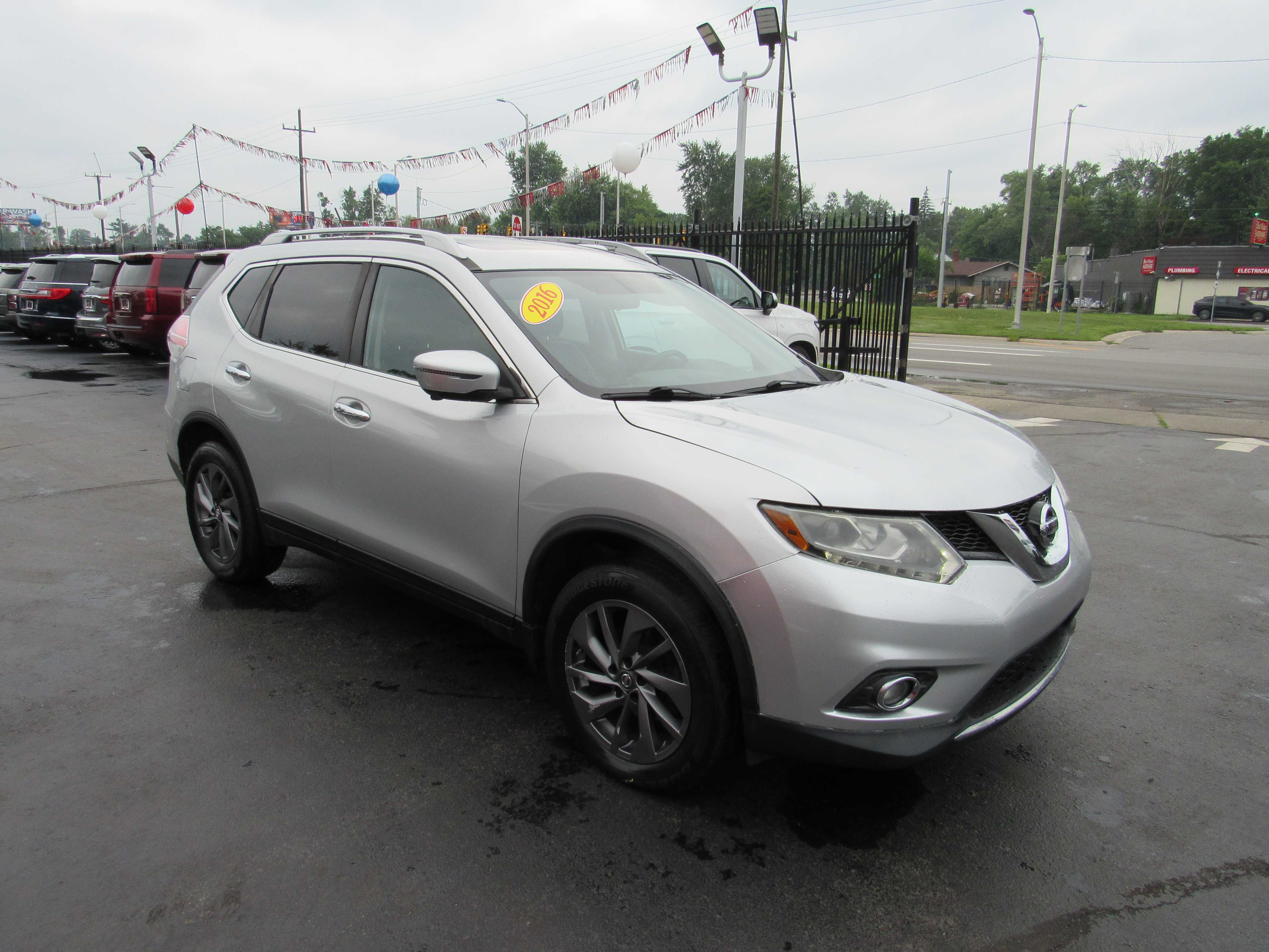 SILVER, 2016 NISSAN ROGUE Thumnail Image 4