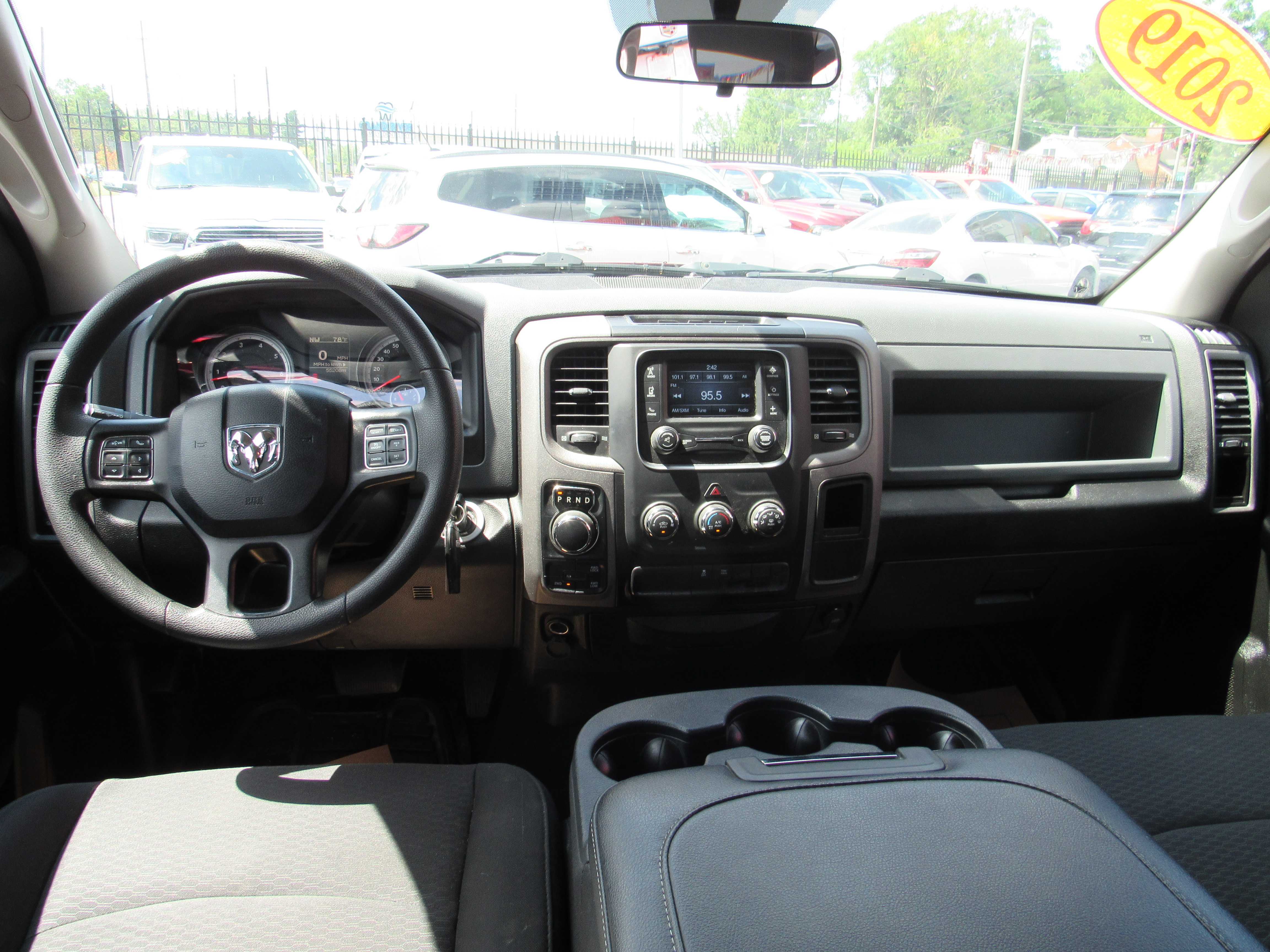 RED, 2019 RAM 1500 CLASSIC CREW CAB Thumnail Image 12