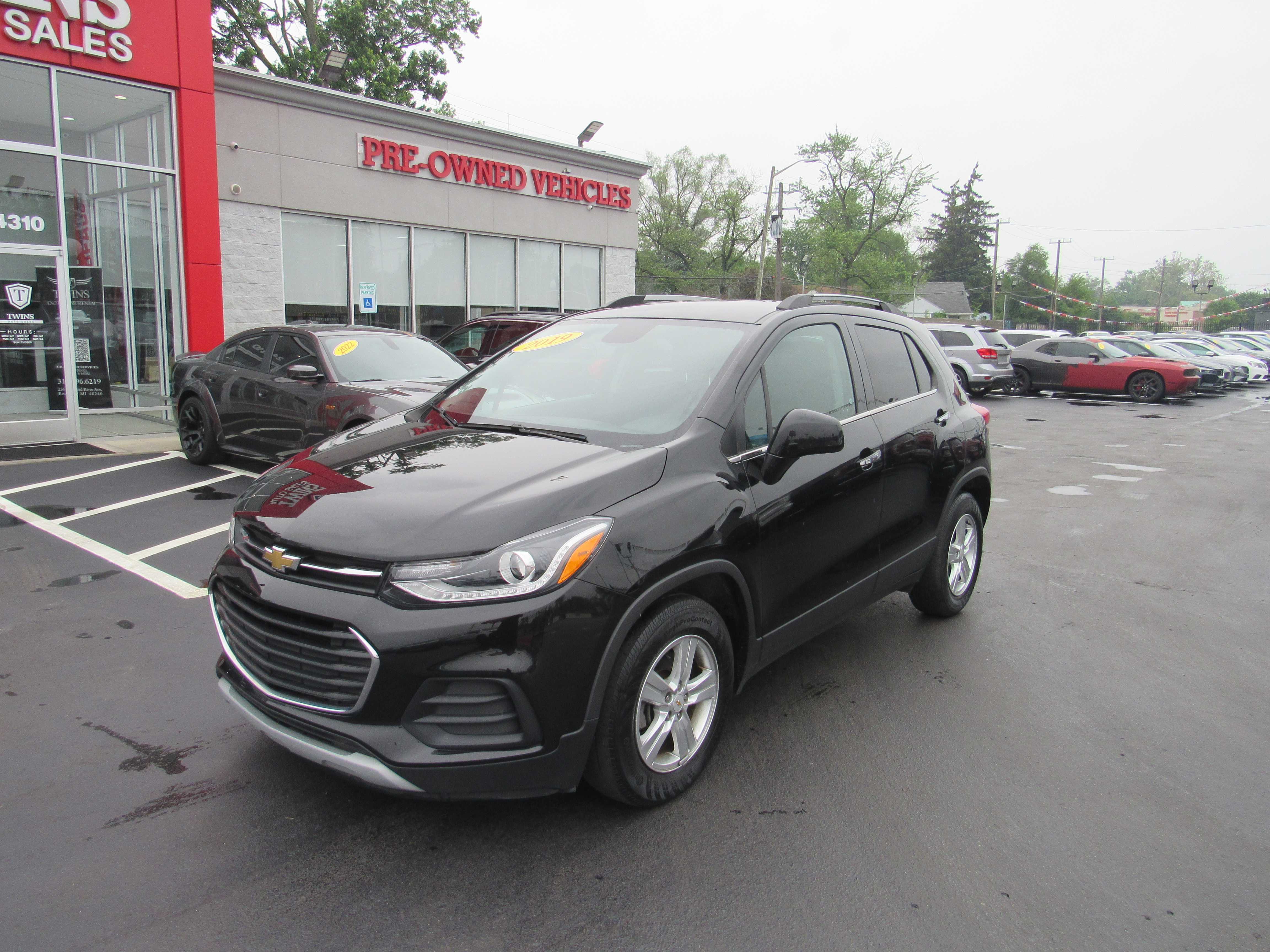 BLACK, 2019 CHEVROLET TRAX Thumnail Image 2