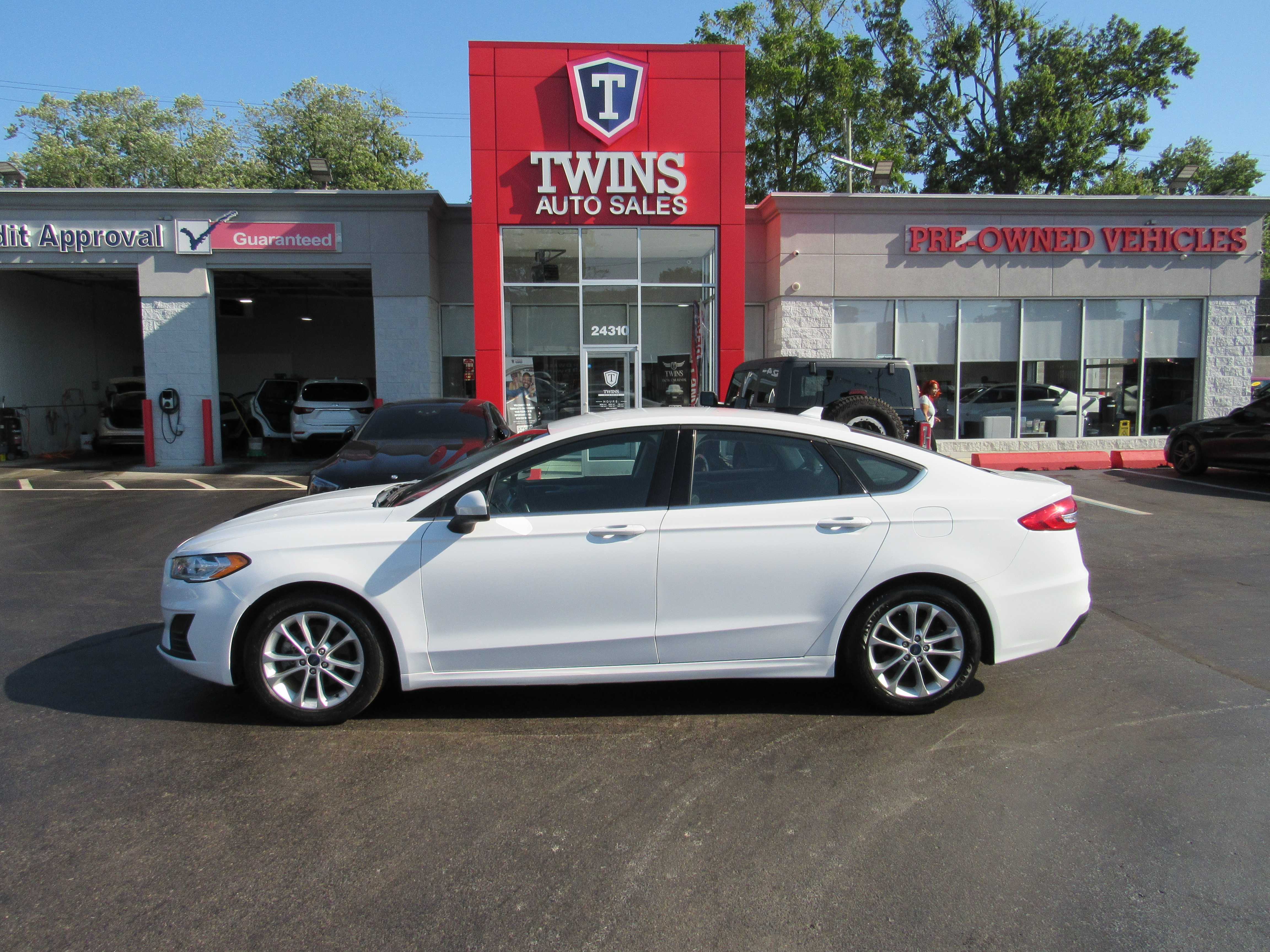 WHITE, 2019 FORD FUSION Image 