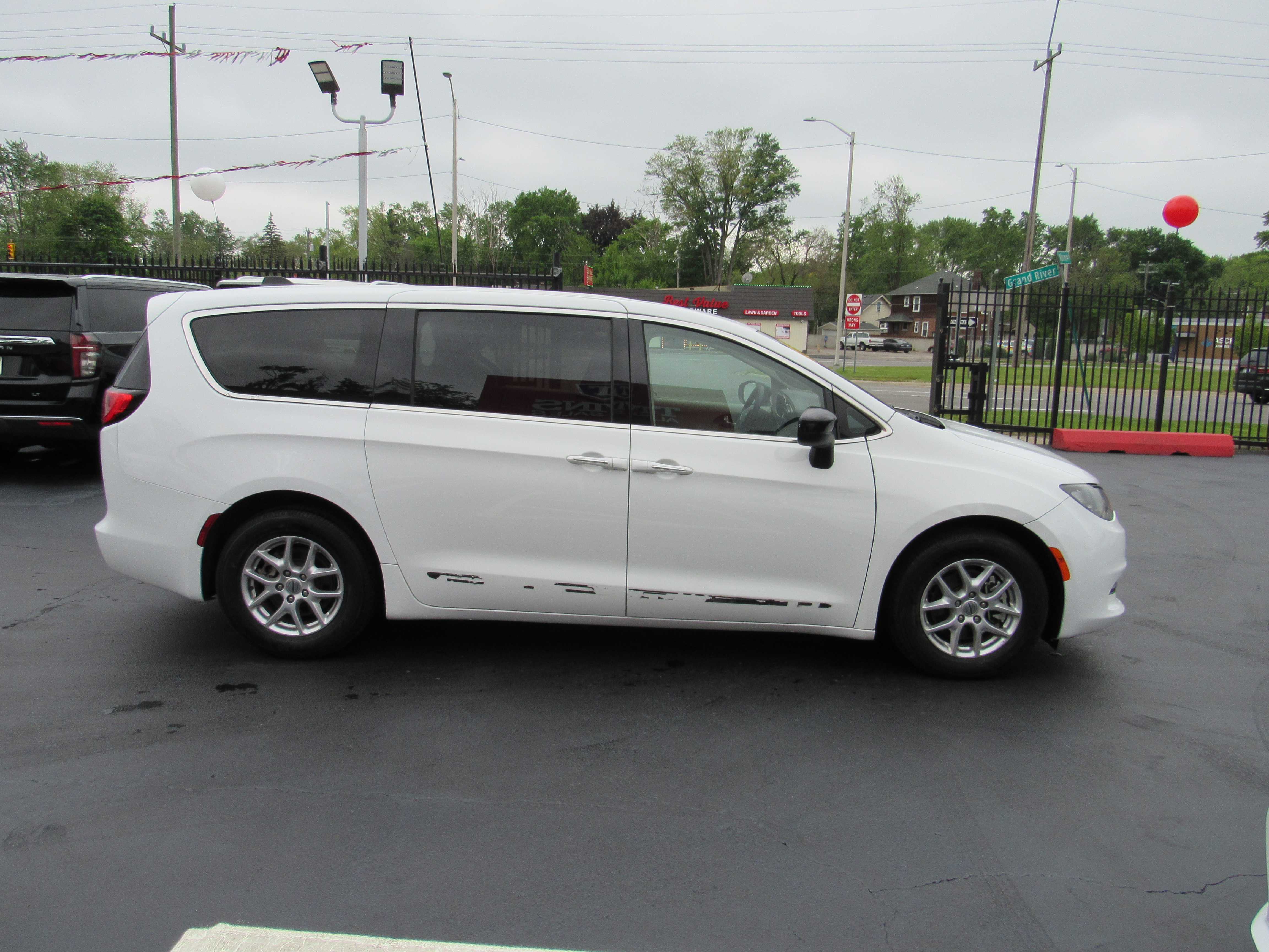 WHITE, 2024 CHRYSLER VOYAGER Thumnail Image 5