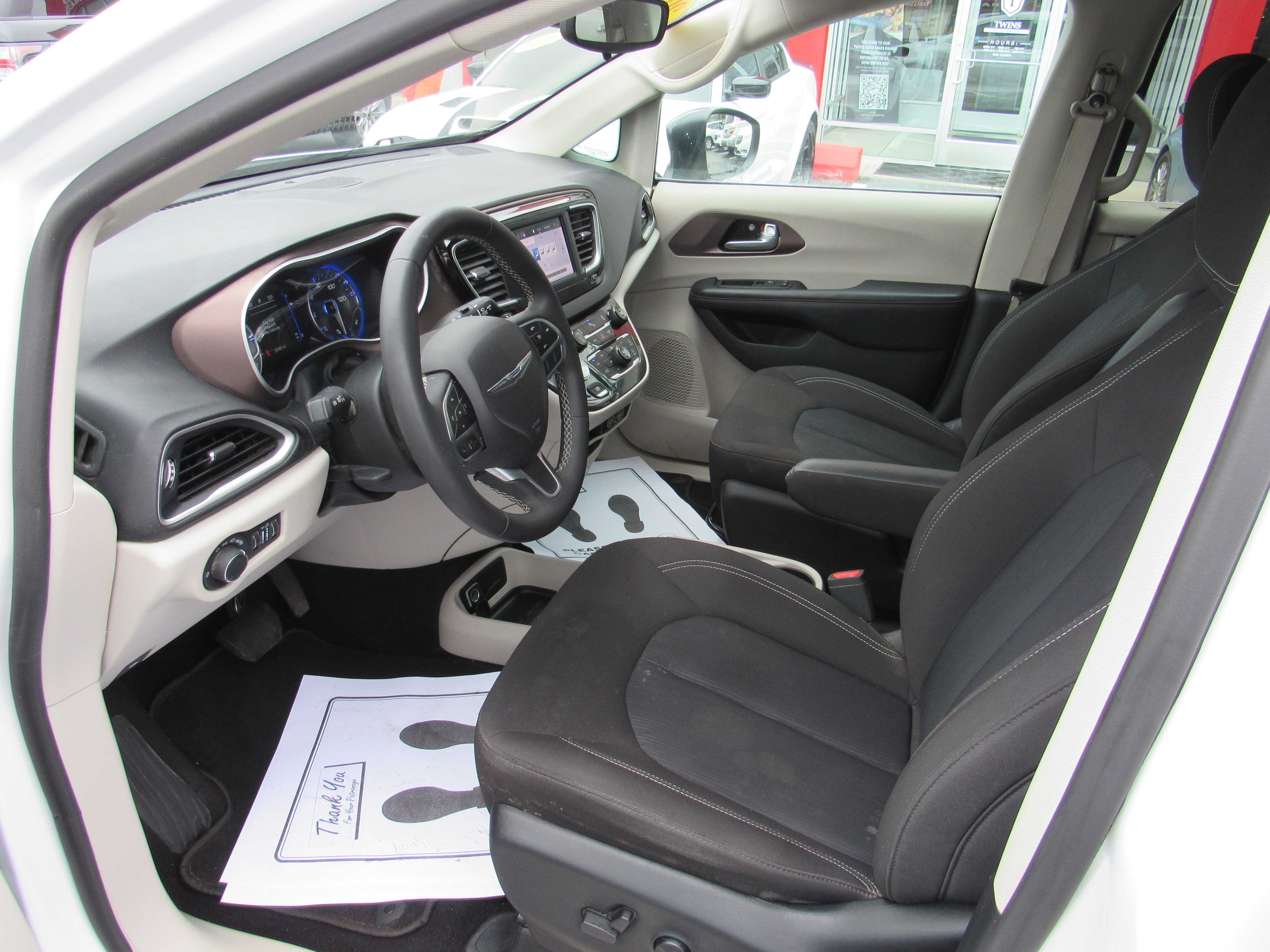 WHITE, 2024 CHRYSLER VOYAGER Thumnail Image 13
