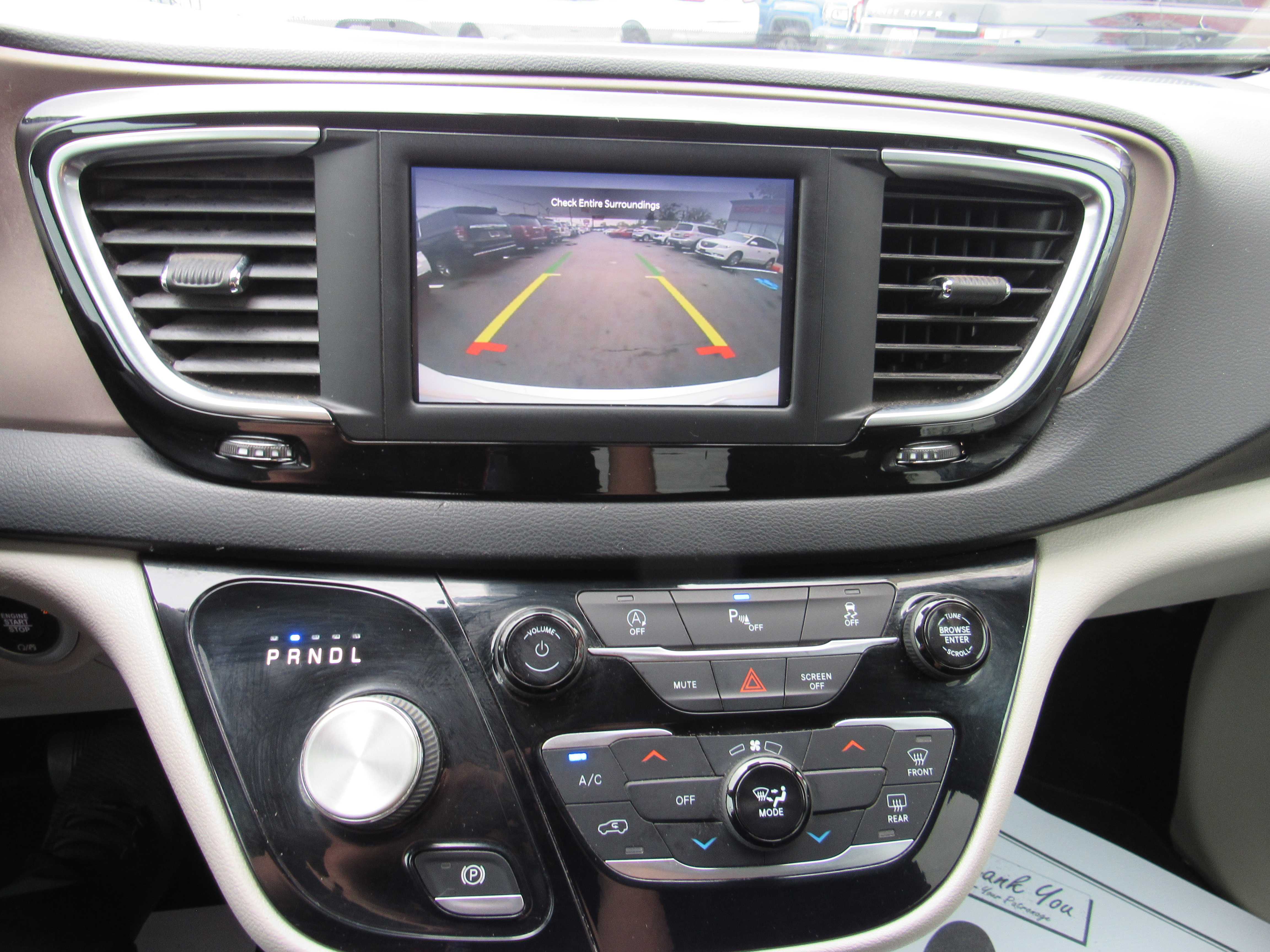 WHITE, 2024 CHRYSLER VOYAGER Thumnail Image 15