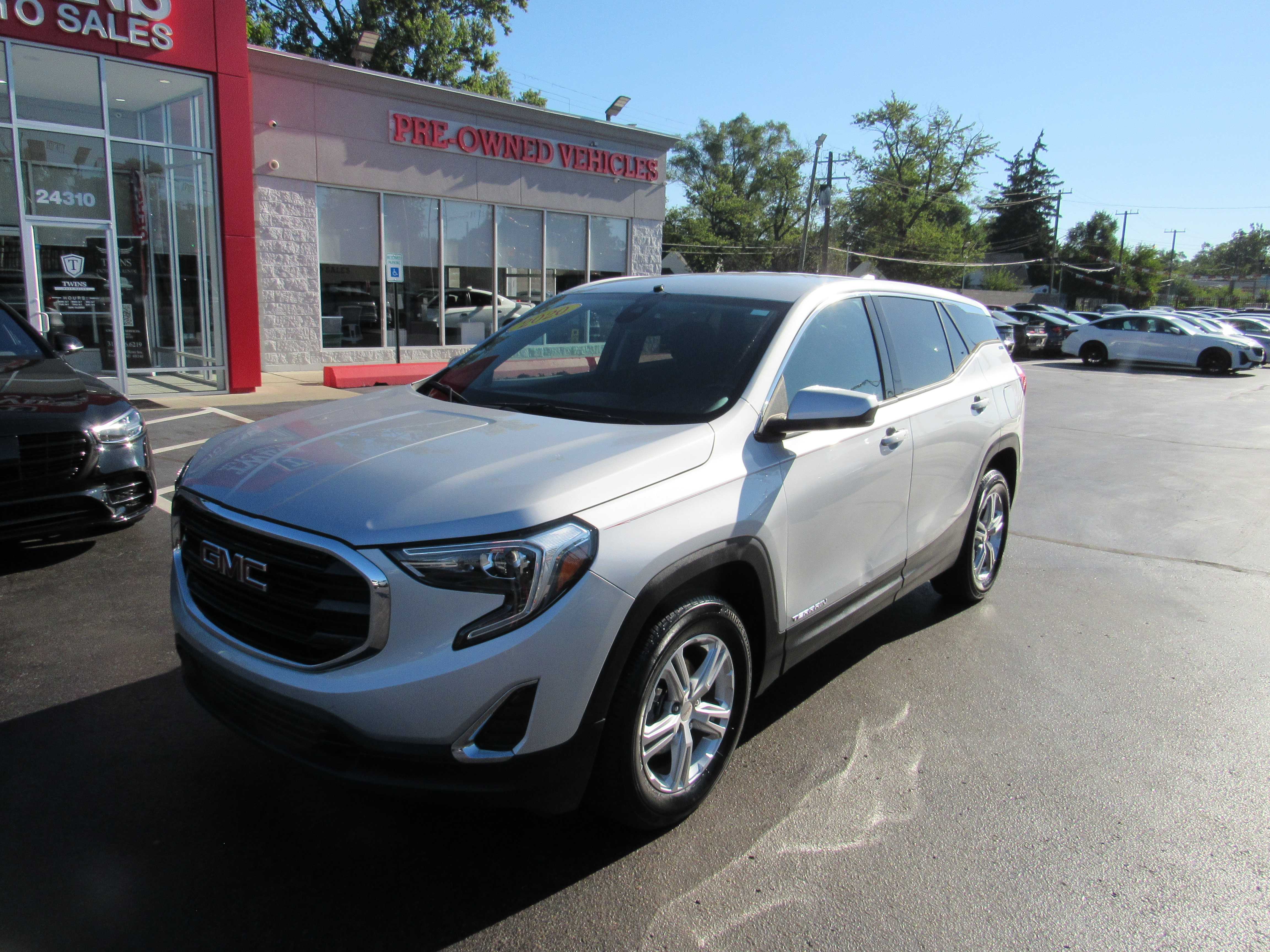 SILVER, 2020 GMC TERRAIN Thumnail Image 2