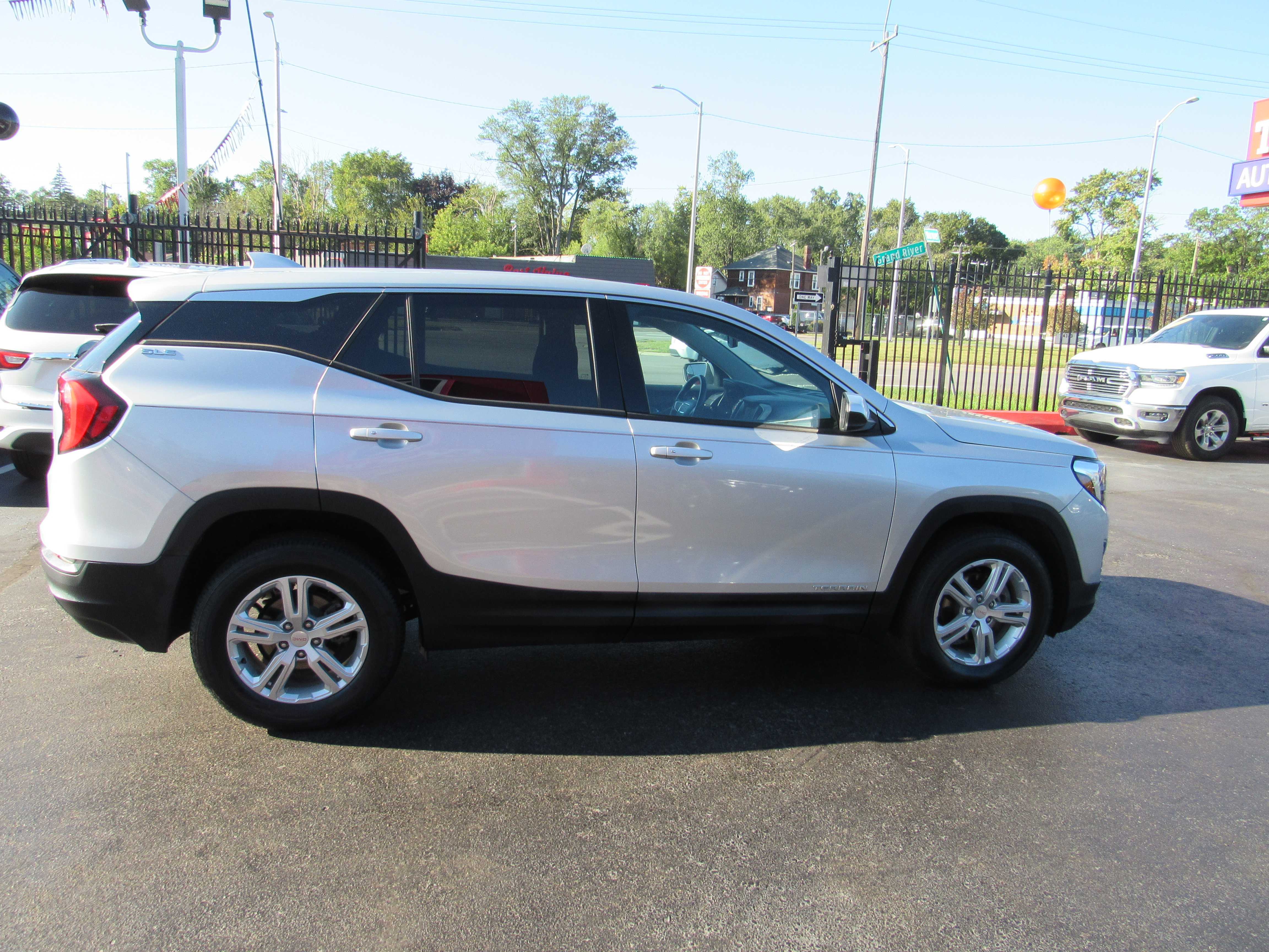 SILVER, 2020 GMC TERRAIN Thumnail Image 5