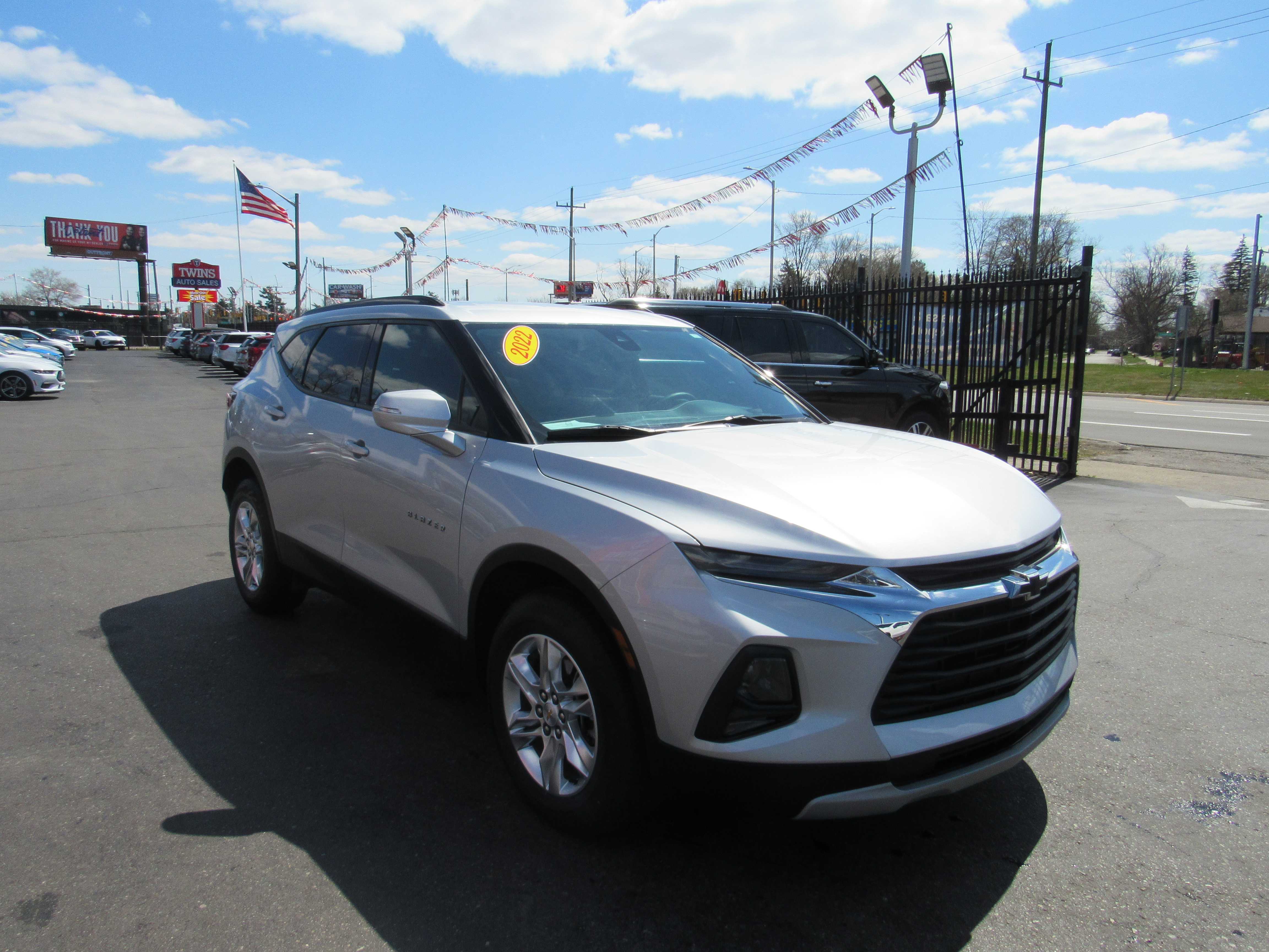 SILVER, 2022 CHEVROLET BLAZER Thumnail Image 4
