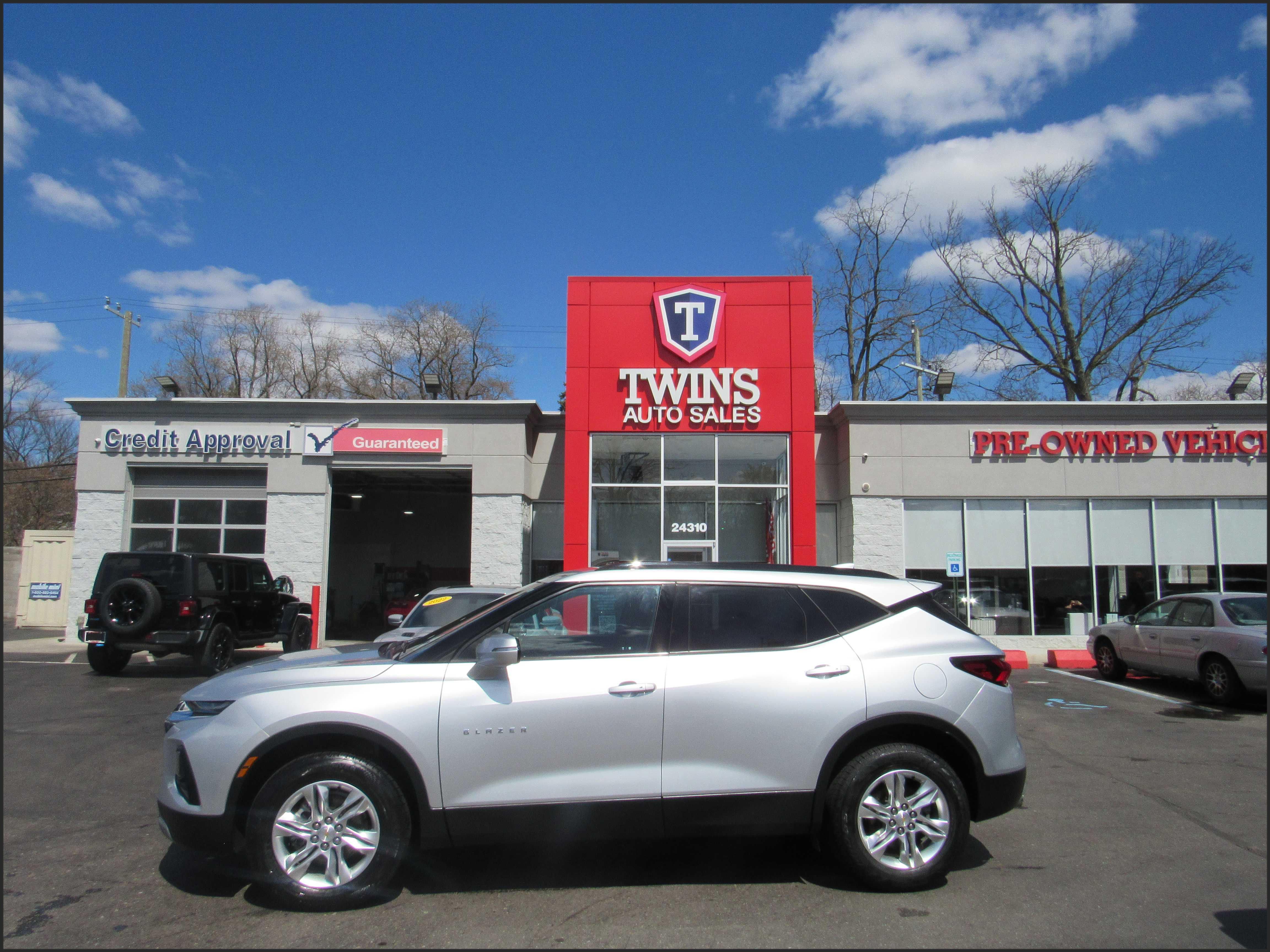 SILVER, 2022 CHEVROLET BLAZER Thumnail Image 1