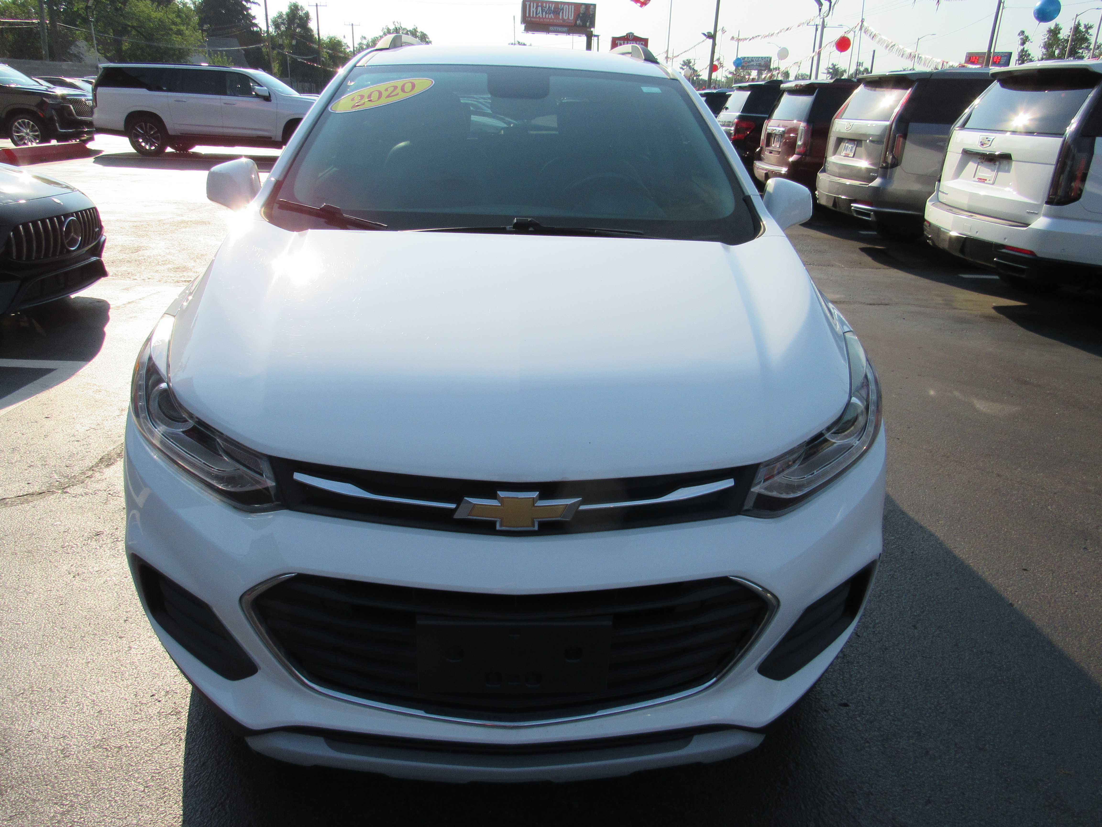 WHITE, 2020 CHEVROLET TRAX Thumnail Image 3