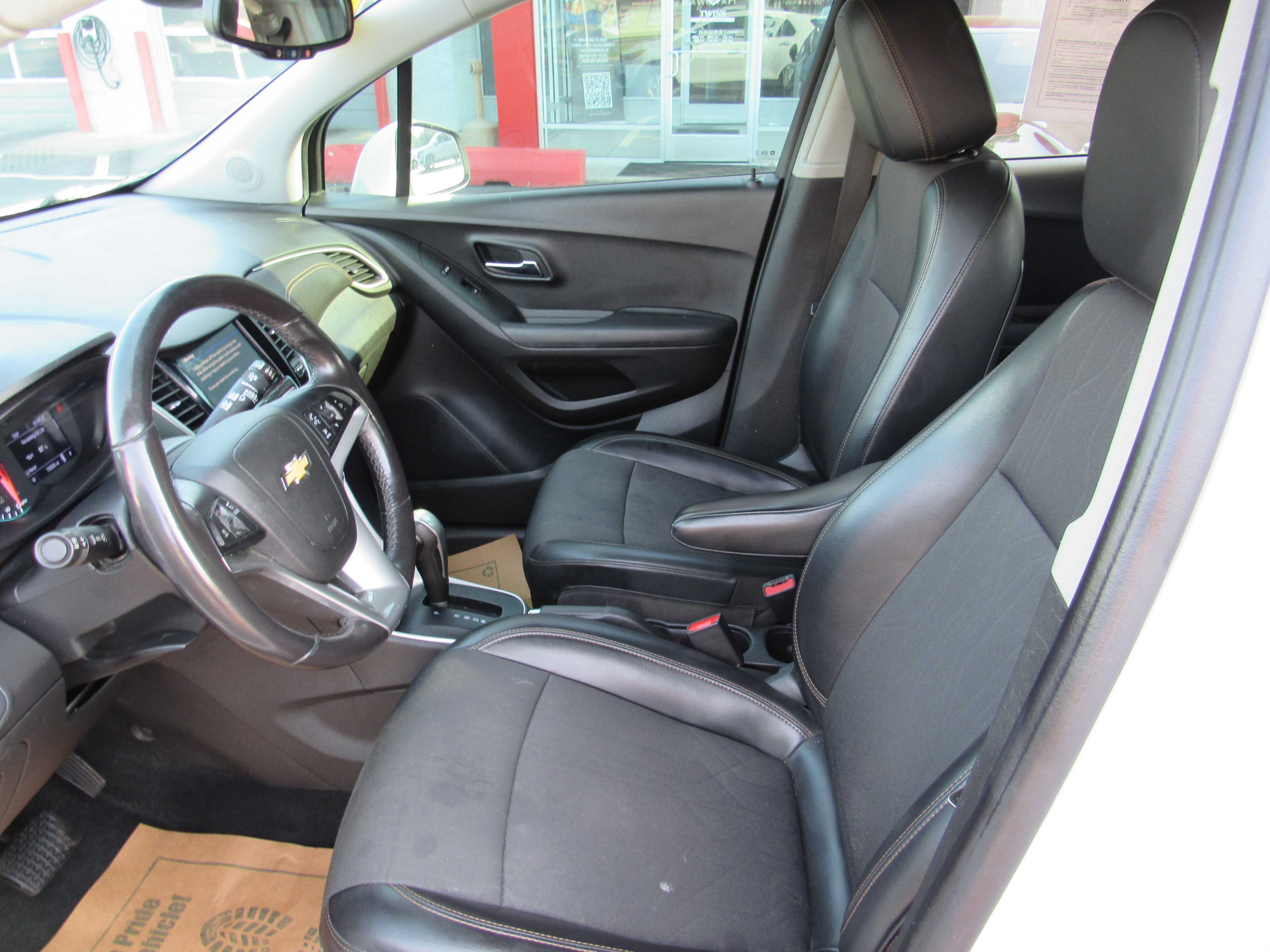 WHITE, 2020 CHEVROLET TRAX Thumnail Image 15