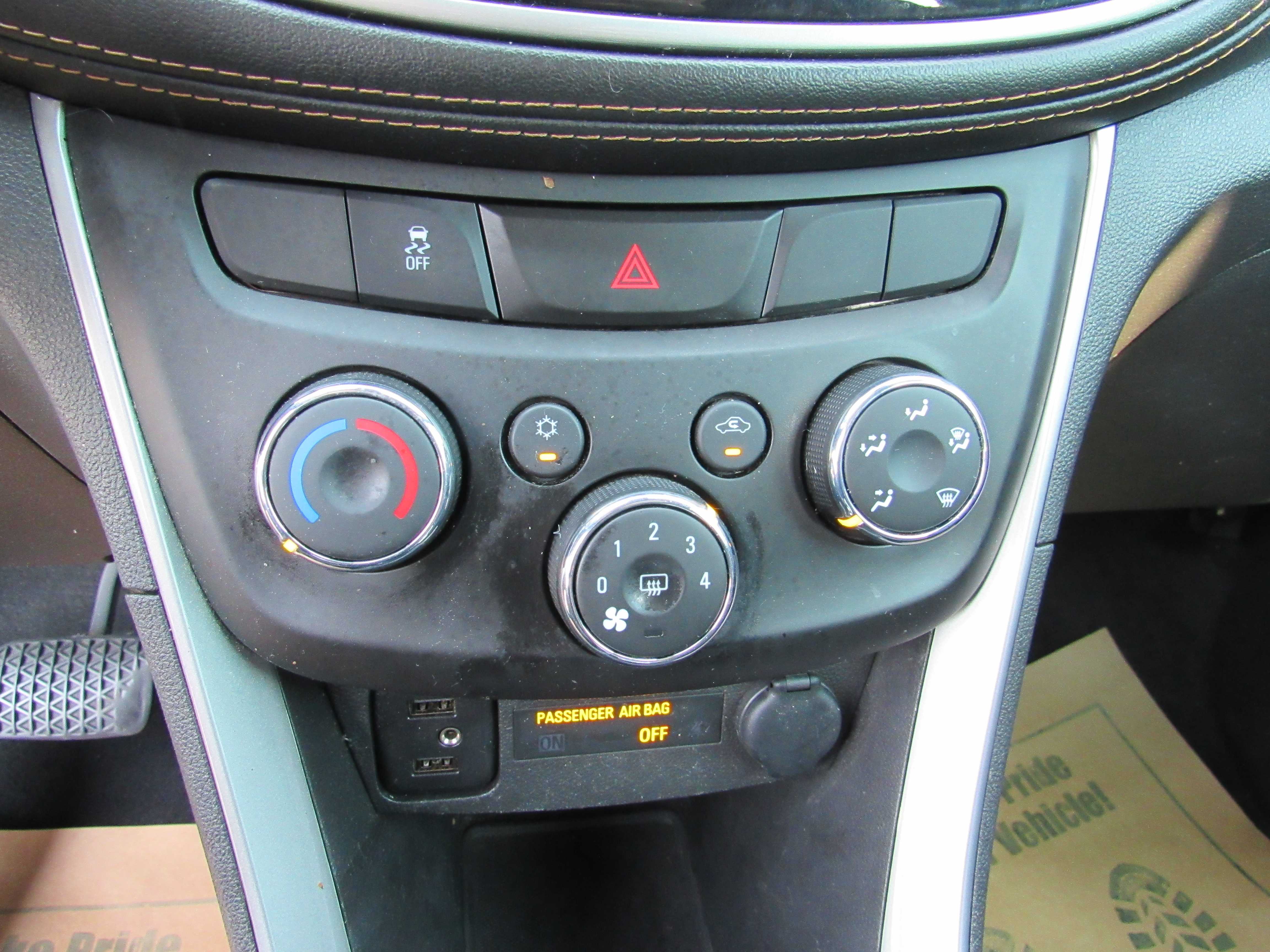 WHITE, 2020 CHEVROLET TRAX Thumnail Image 17