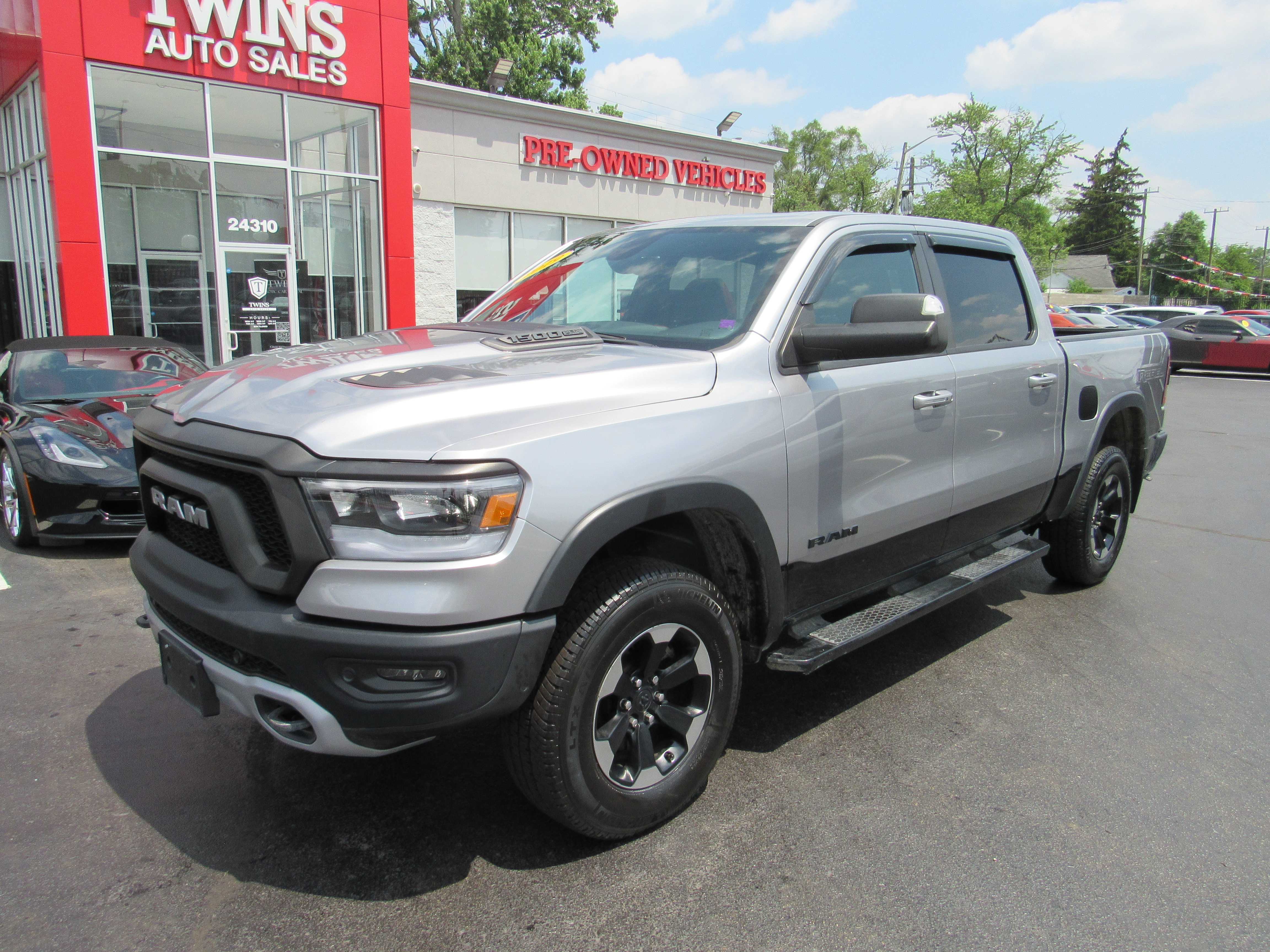 GREY, 2019 RAM 1500 CREW CAB Thumnail Image 2