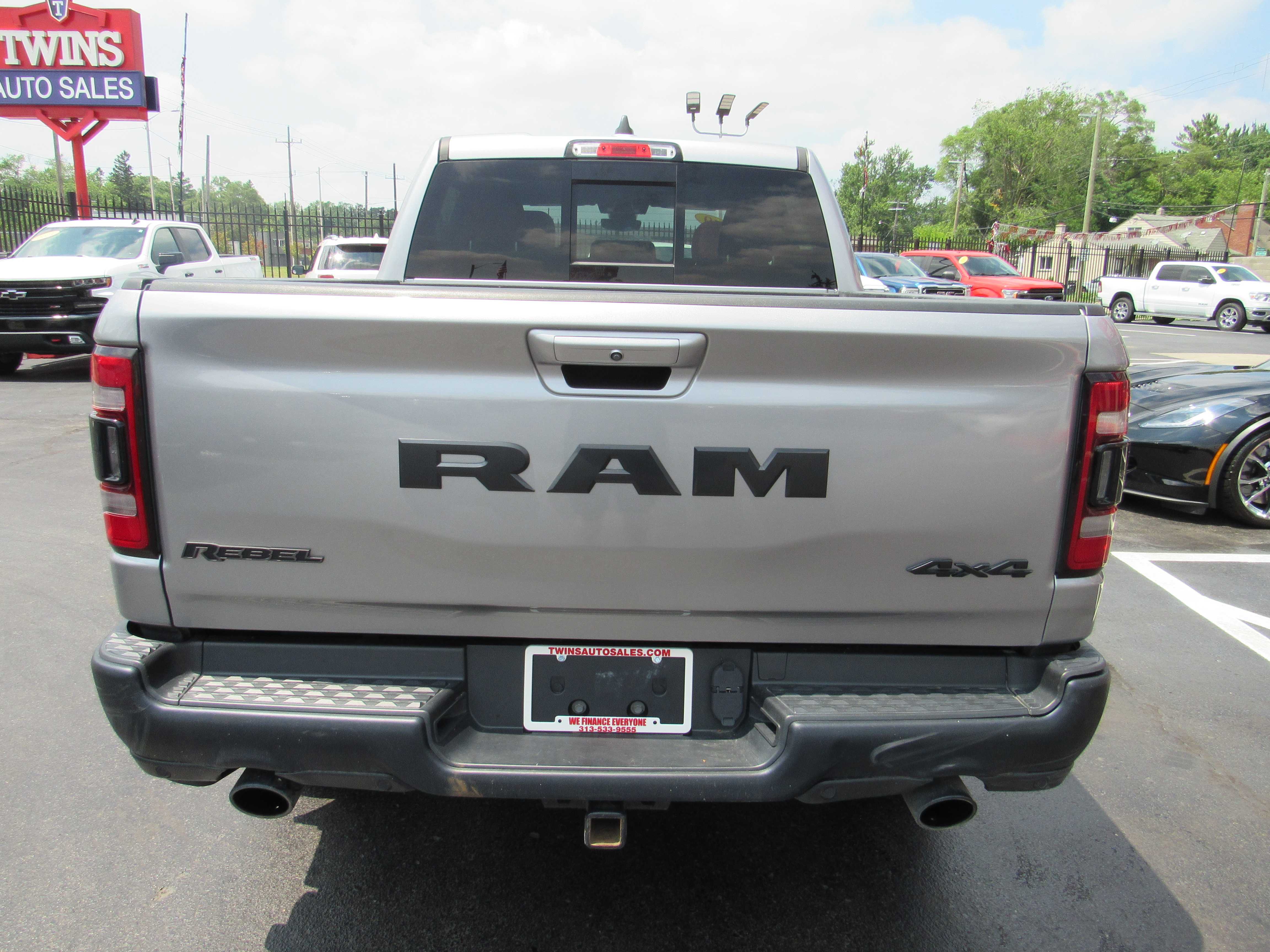 GREY, 2019 RAM 1500 CREW CAB Thumnail Image 7