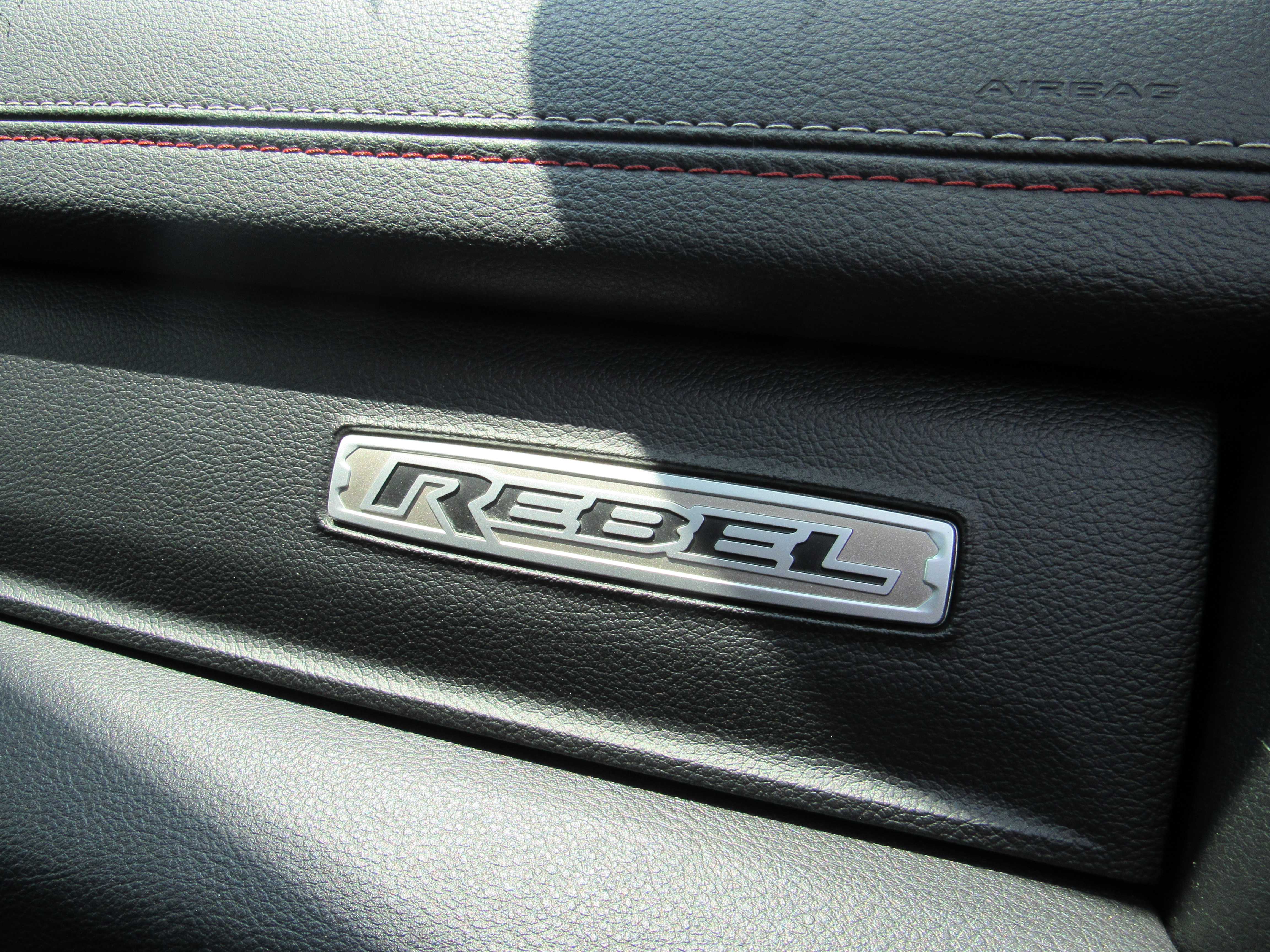 GREY, 2019 RAM 1500 CREW CAB Thumnail Image 9