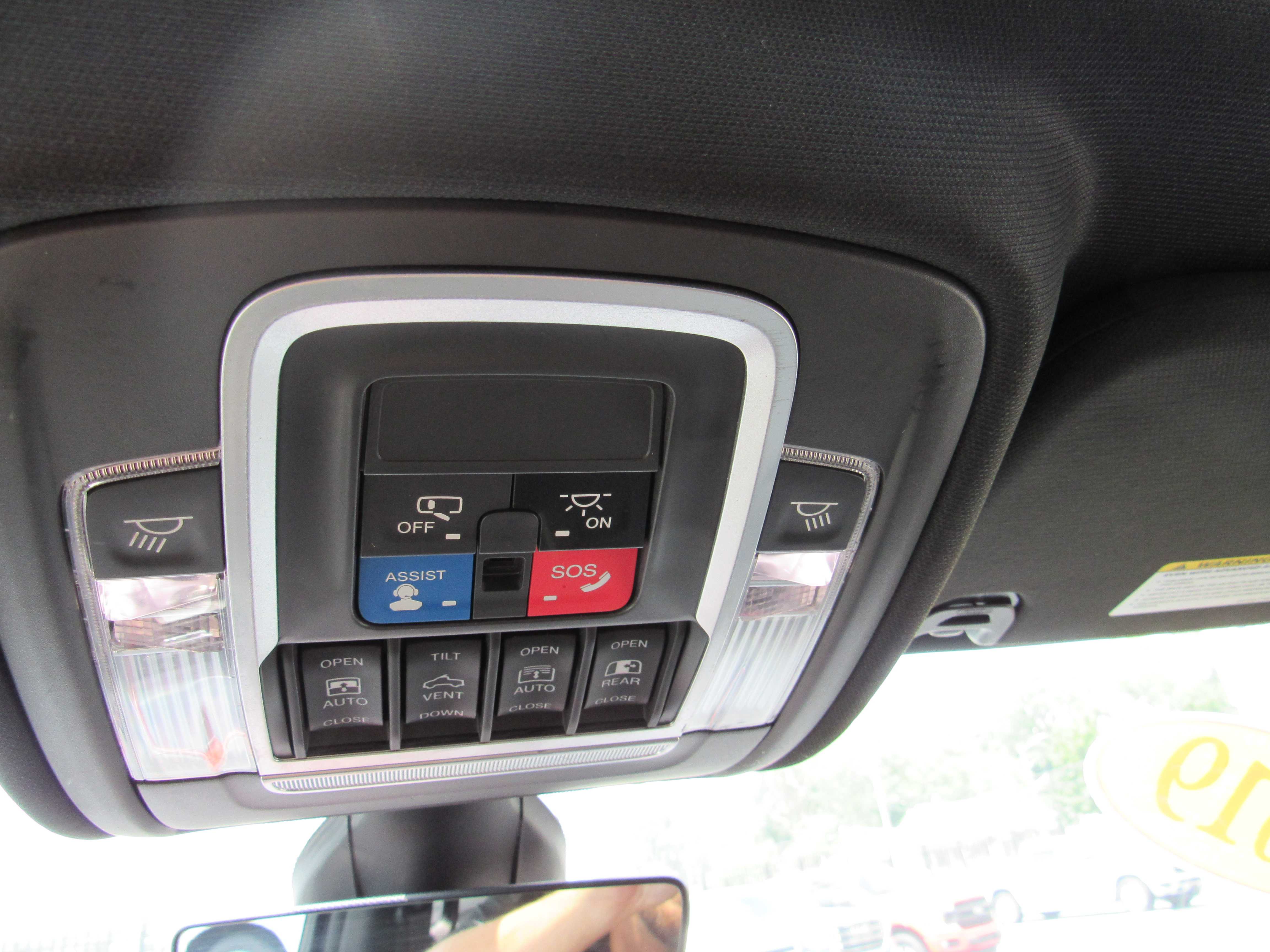 GREY, 2019 RAM 1500 CREW CAB Thumnail Image 16