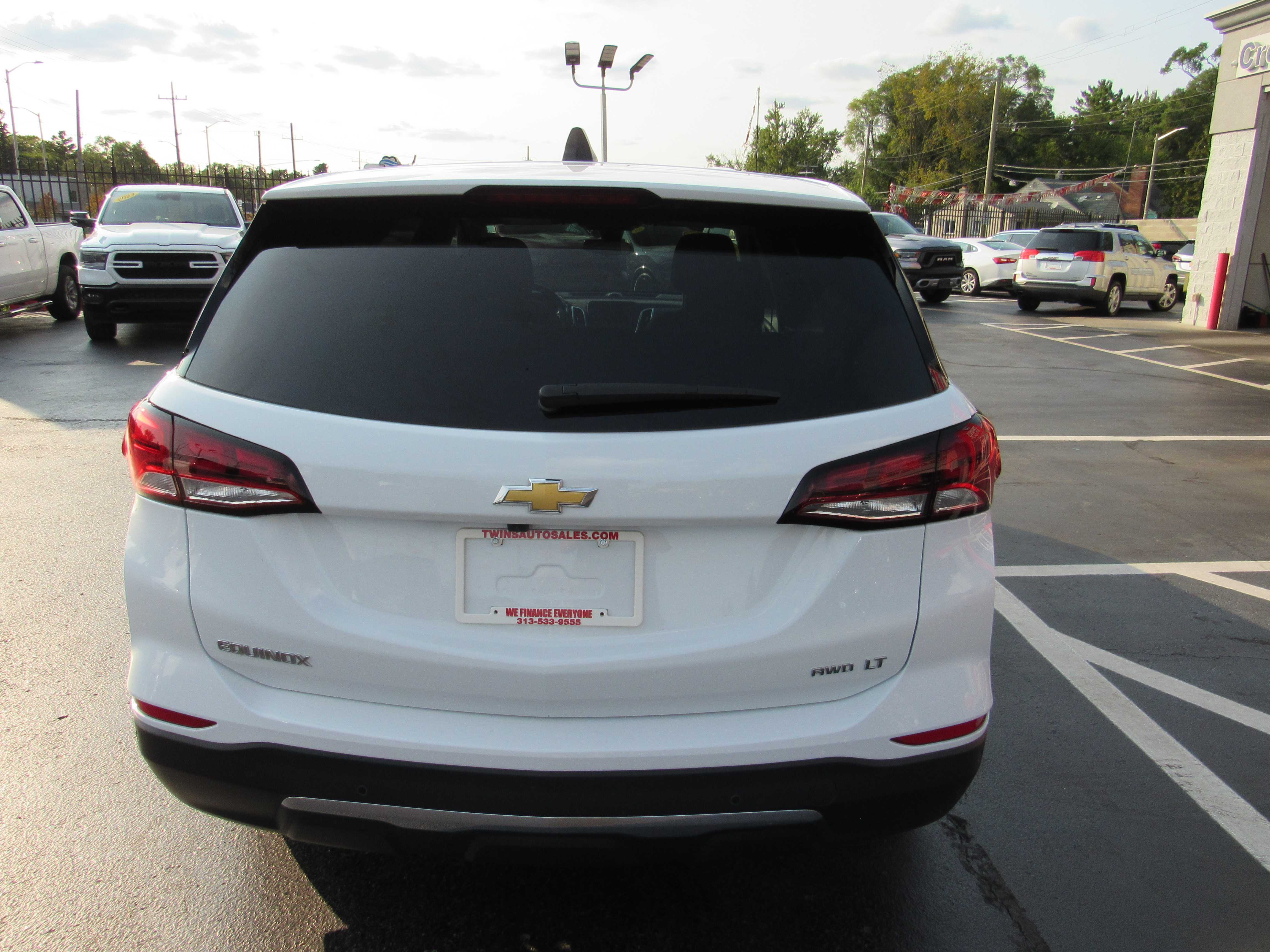 WHITE, 2024 CHEVROLET EQUINOX Thumnail Image 7