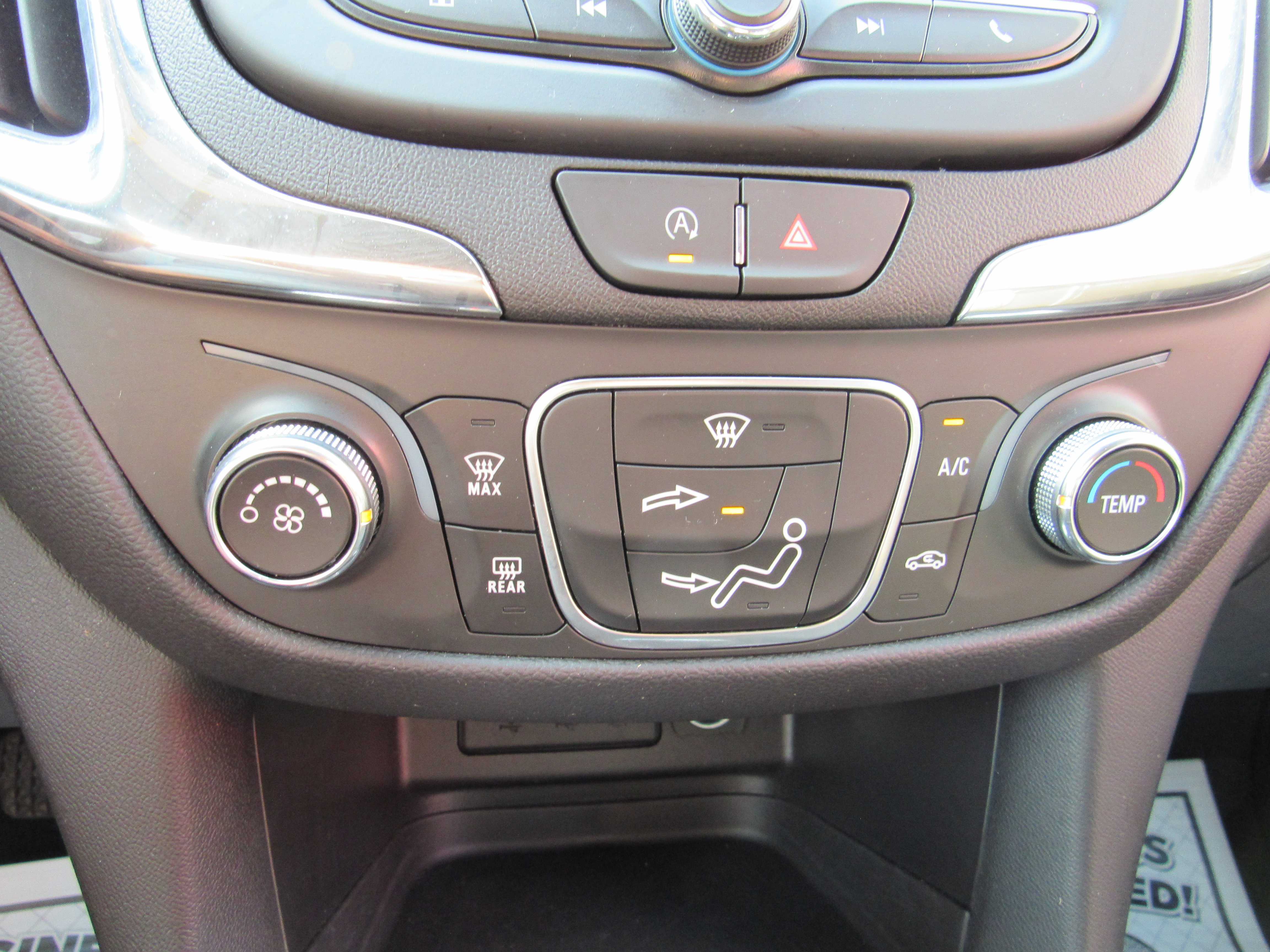 WHITE, 2024 CHEVROLET EQUINOX Thumnail Image 20