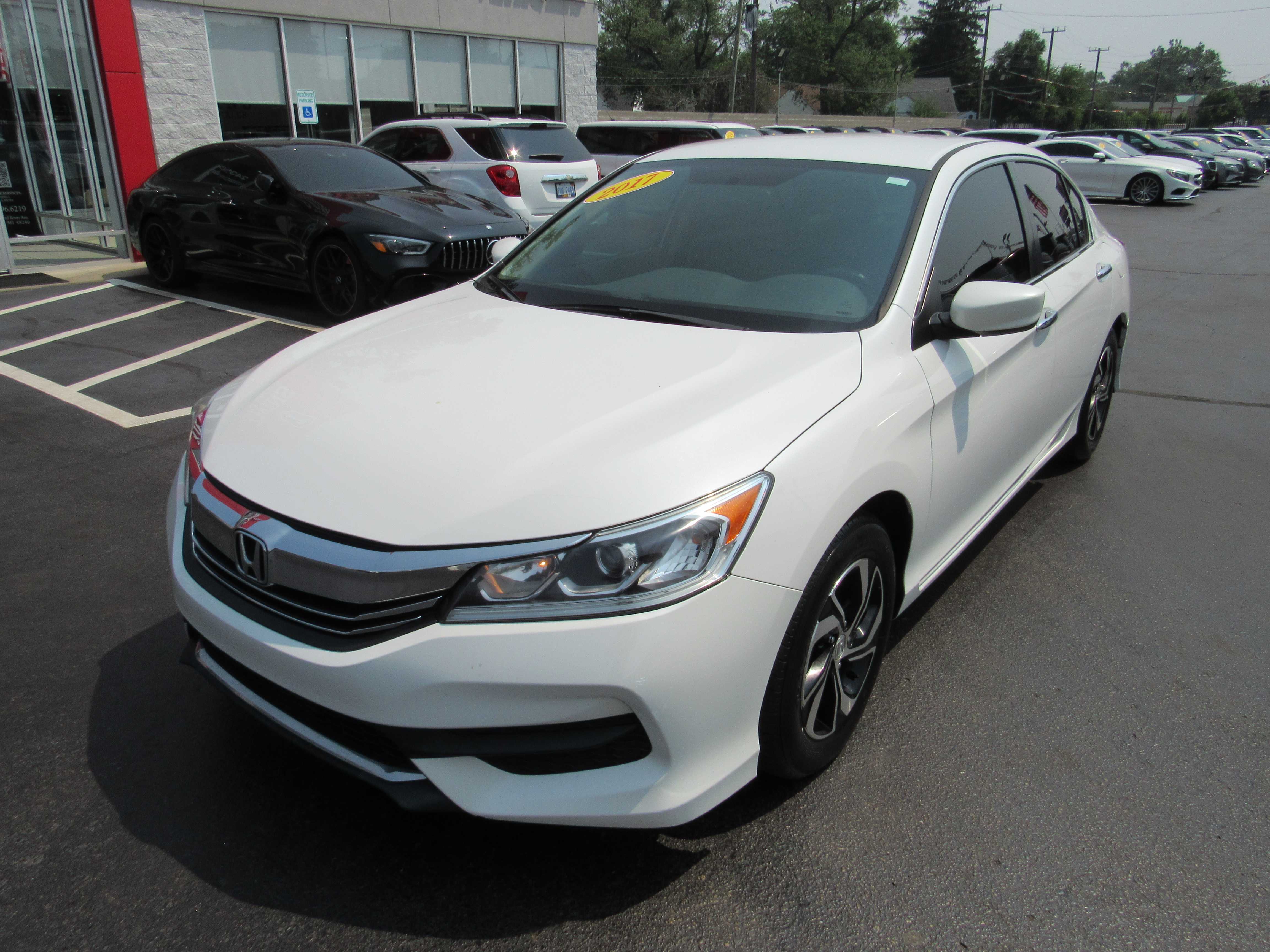 WHITE, 2017 HONDA ACCORD Thumnail Image 2