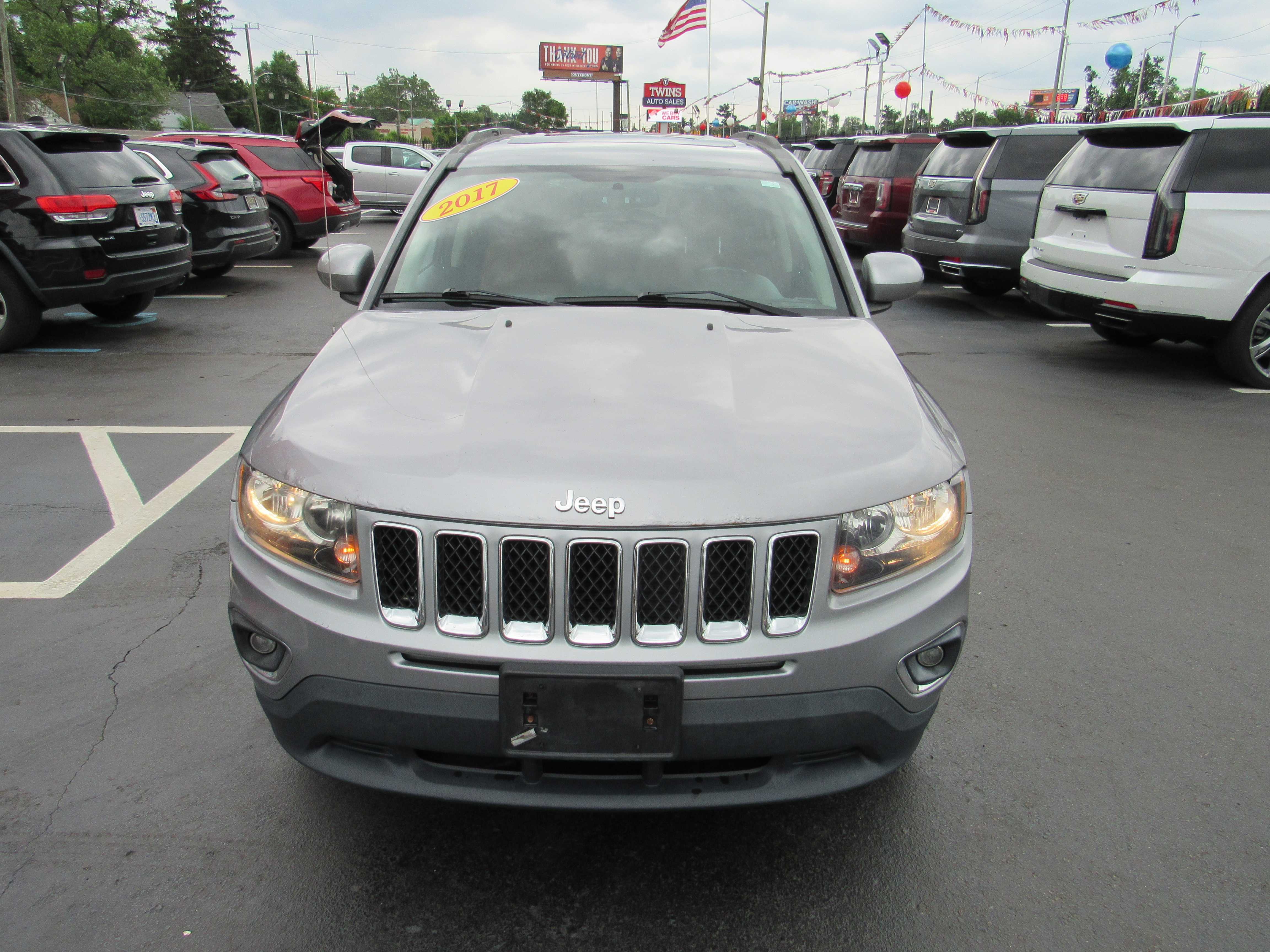 SILVER, 2017 JEEP COMPASS Thumnail Image 3