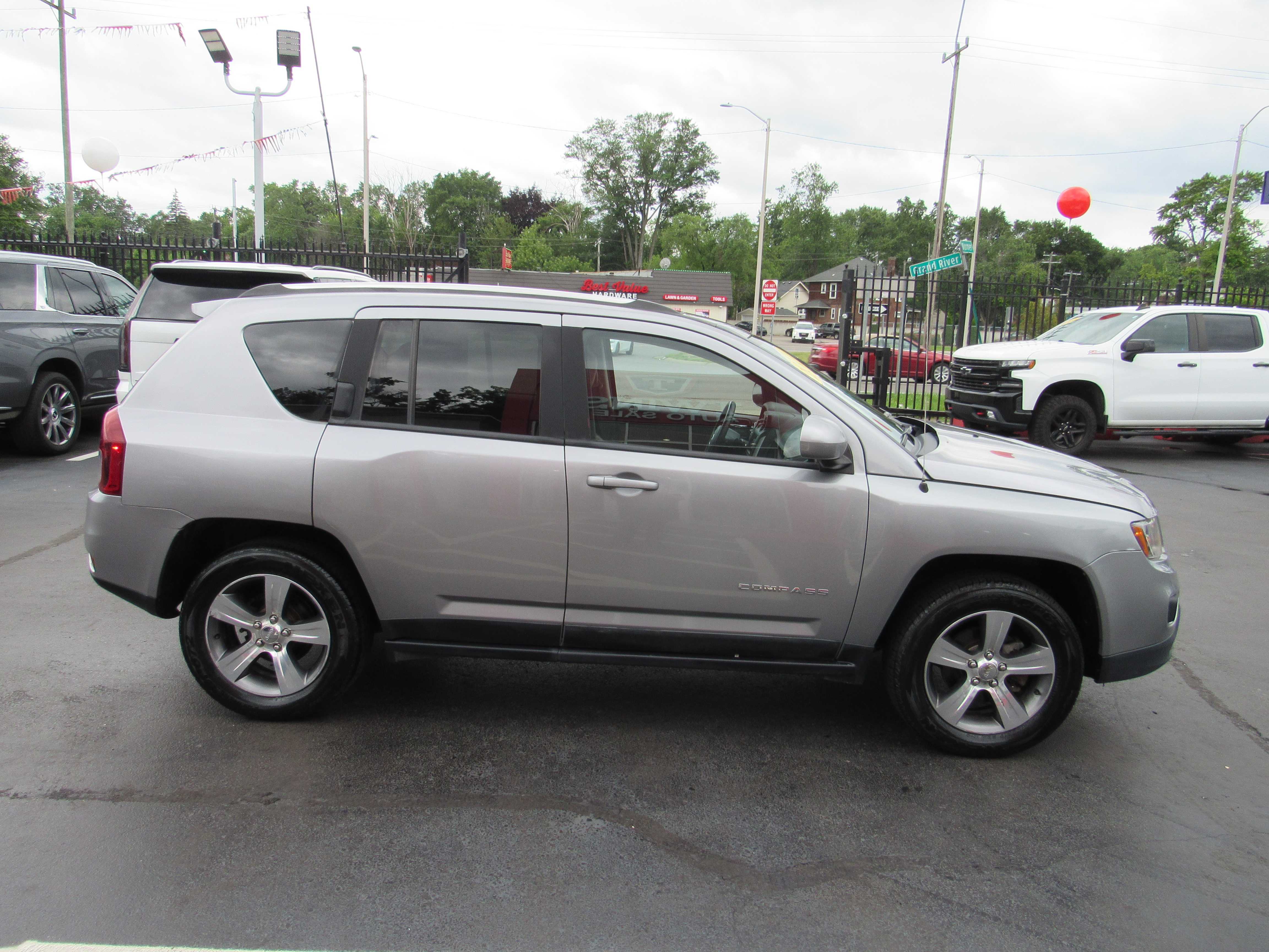 SILVER, 2017 JEEP COMPASS Thumnail Image 5