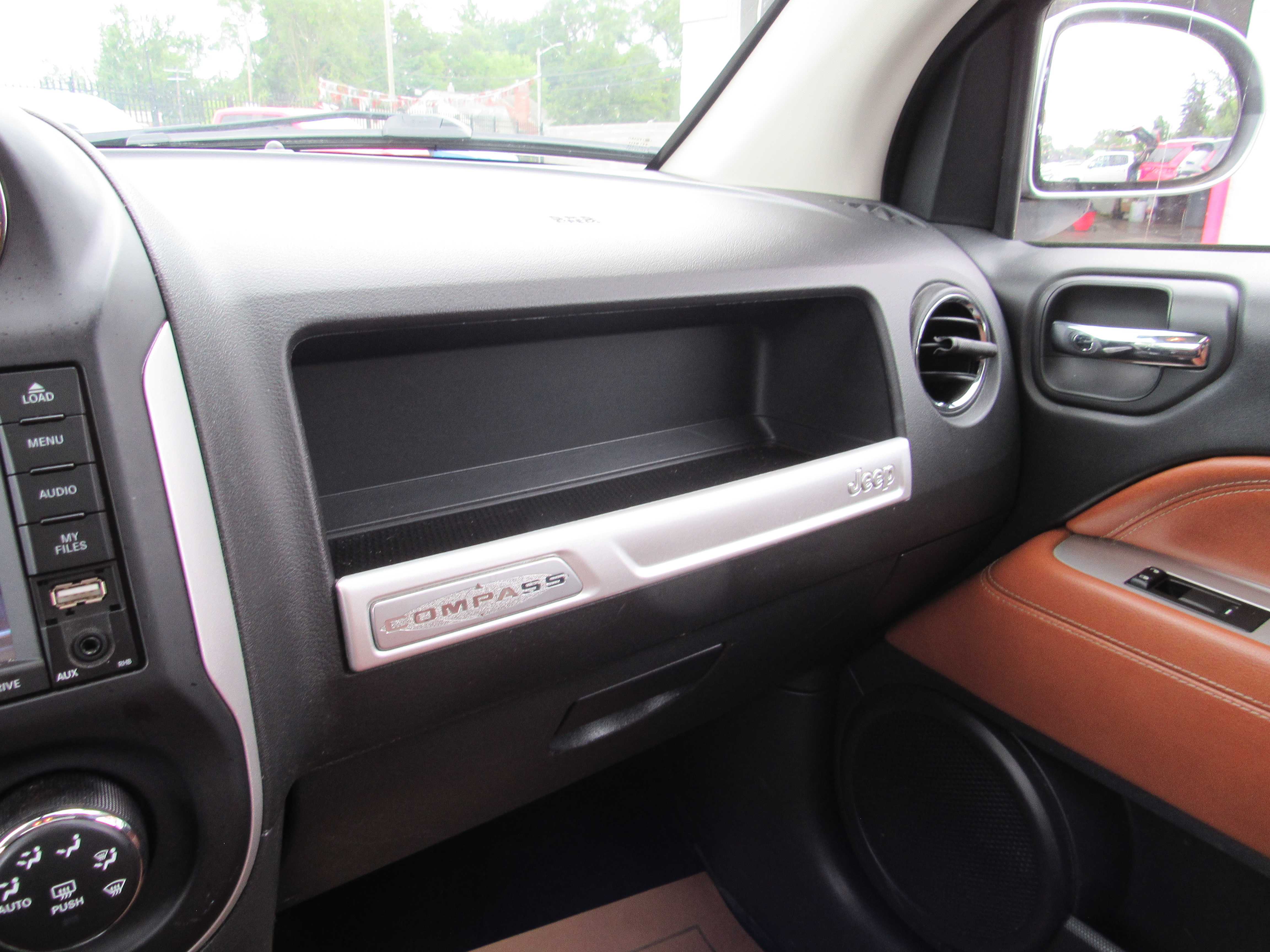 SILVER, 2017 JEEP COMPASS Thumnail Image 16