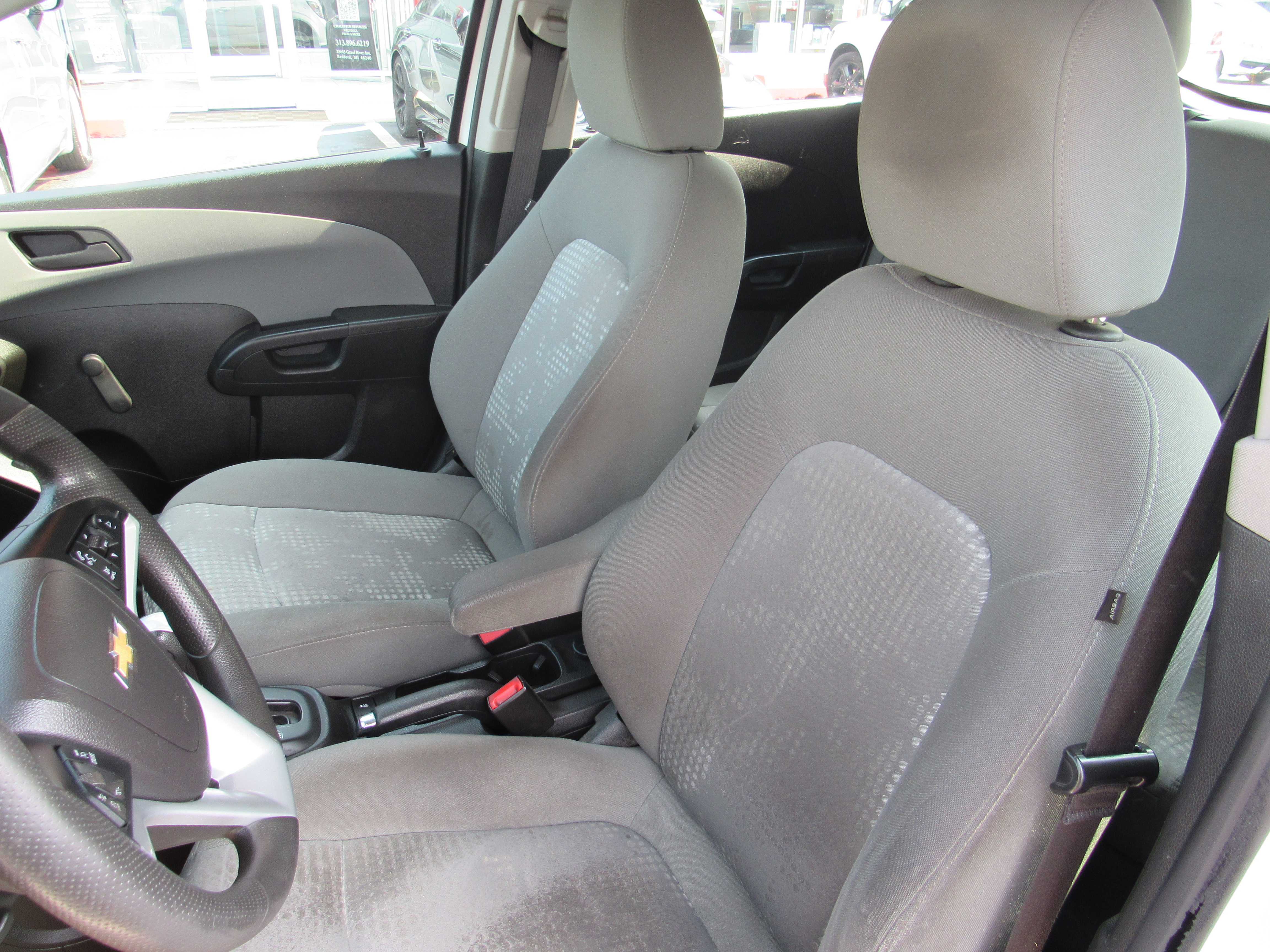 WHITE, 2020 CHEVROLET SONIC Thumnail Image 10