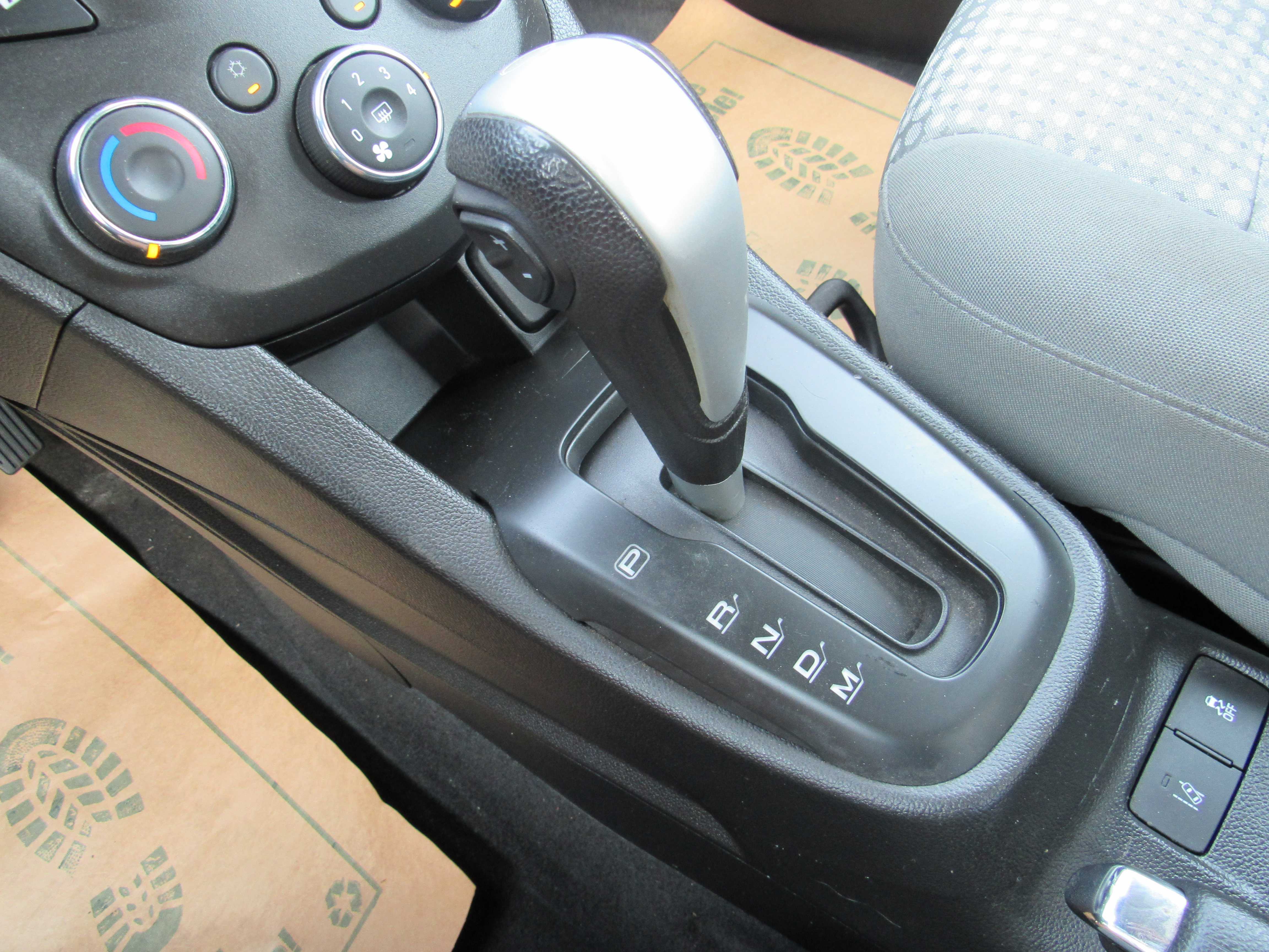 WHITE, 2020 CHEVROLET SONIC Thumnail Image 17