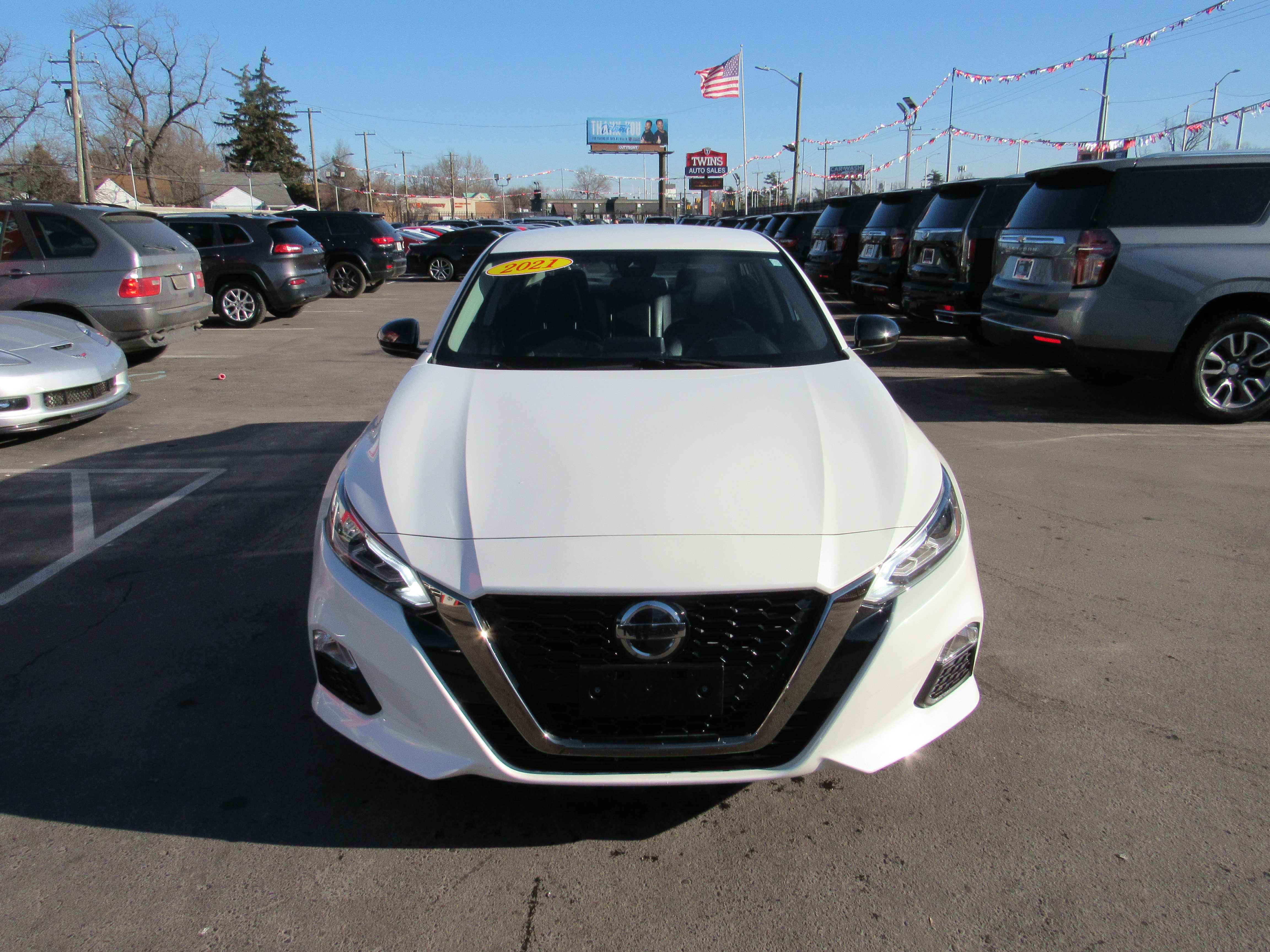 WHITE, 2021 NISSAN ALTIMA Thumnail Image 6