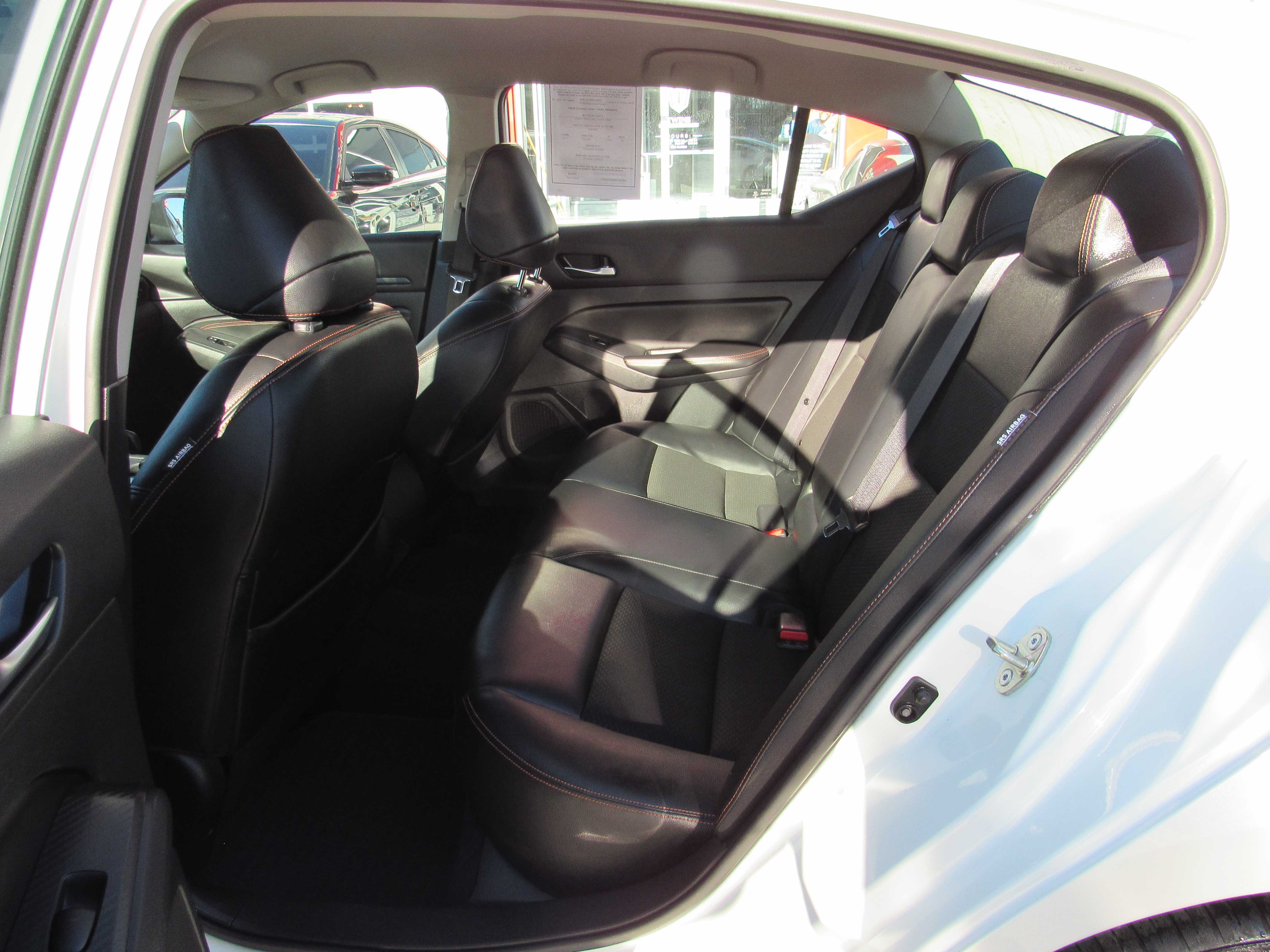 WHITE, 2021 NISSAN ALTIMA Thumnail Image 9