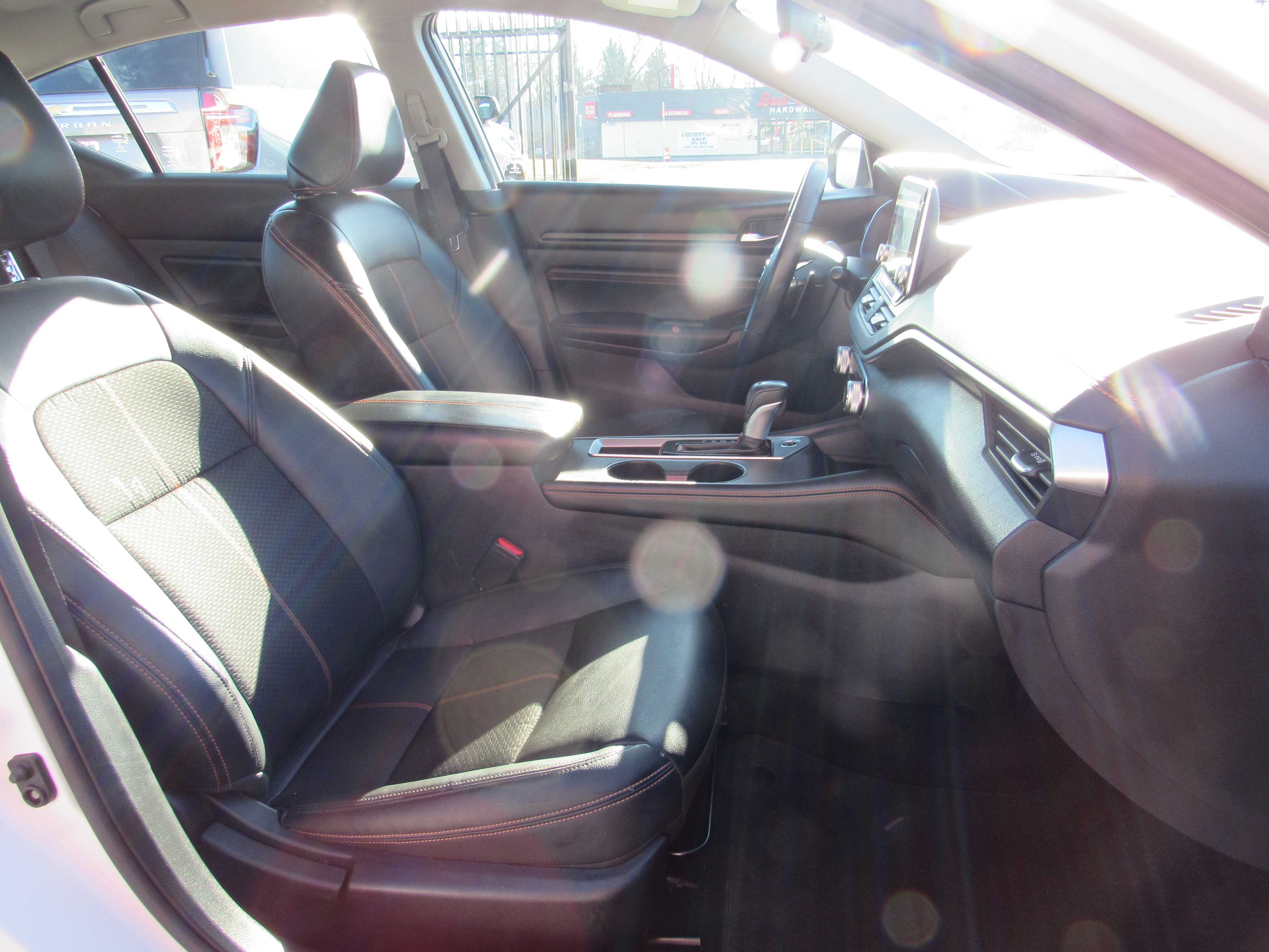 WHITE, 2021 NISSAN ALTIMA Thumnail Image 10