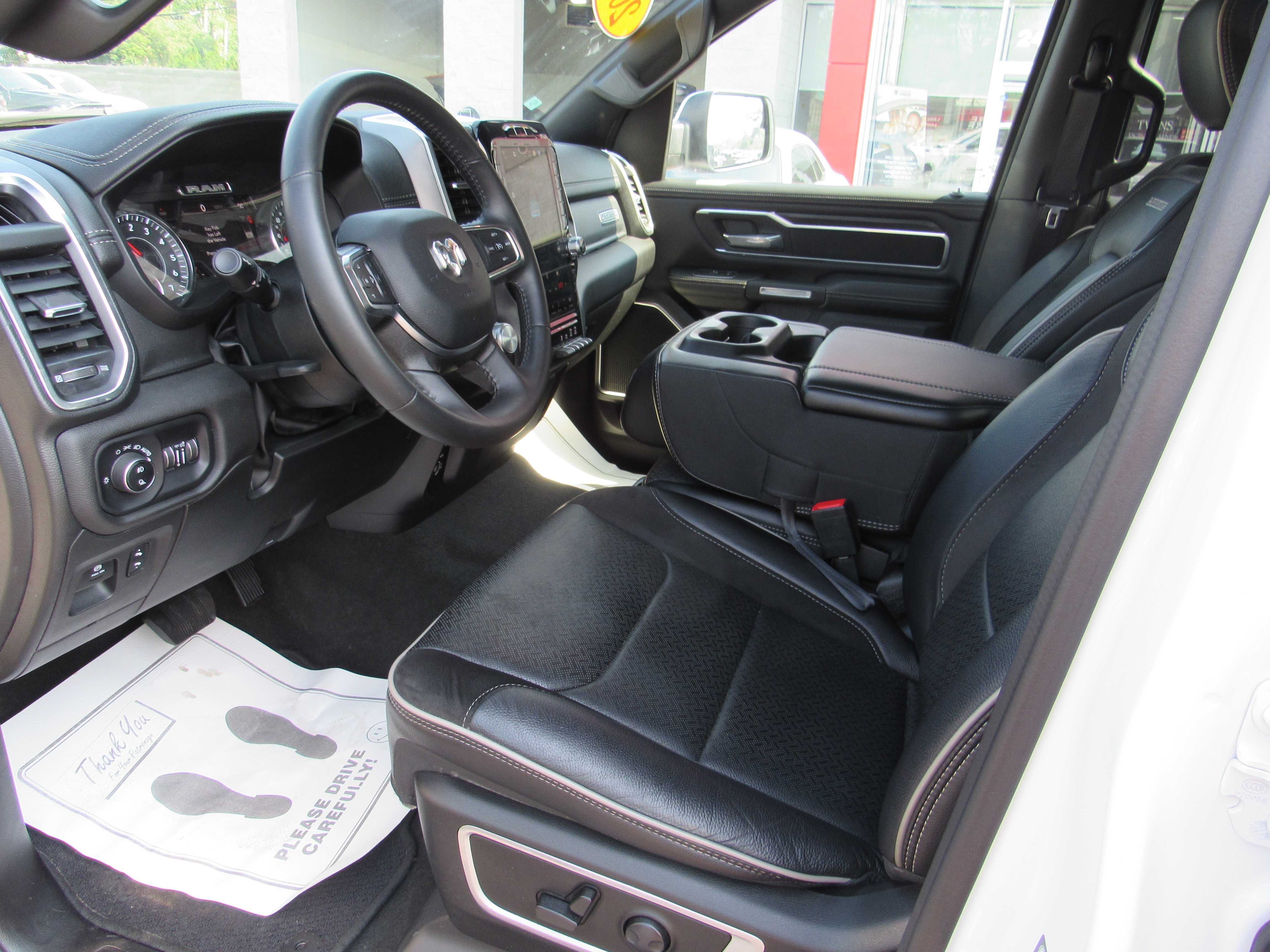 WHITE, 2023 RAM 1500 CREW CAB Thumnail Image 14