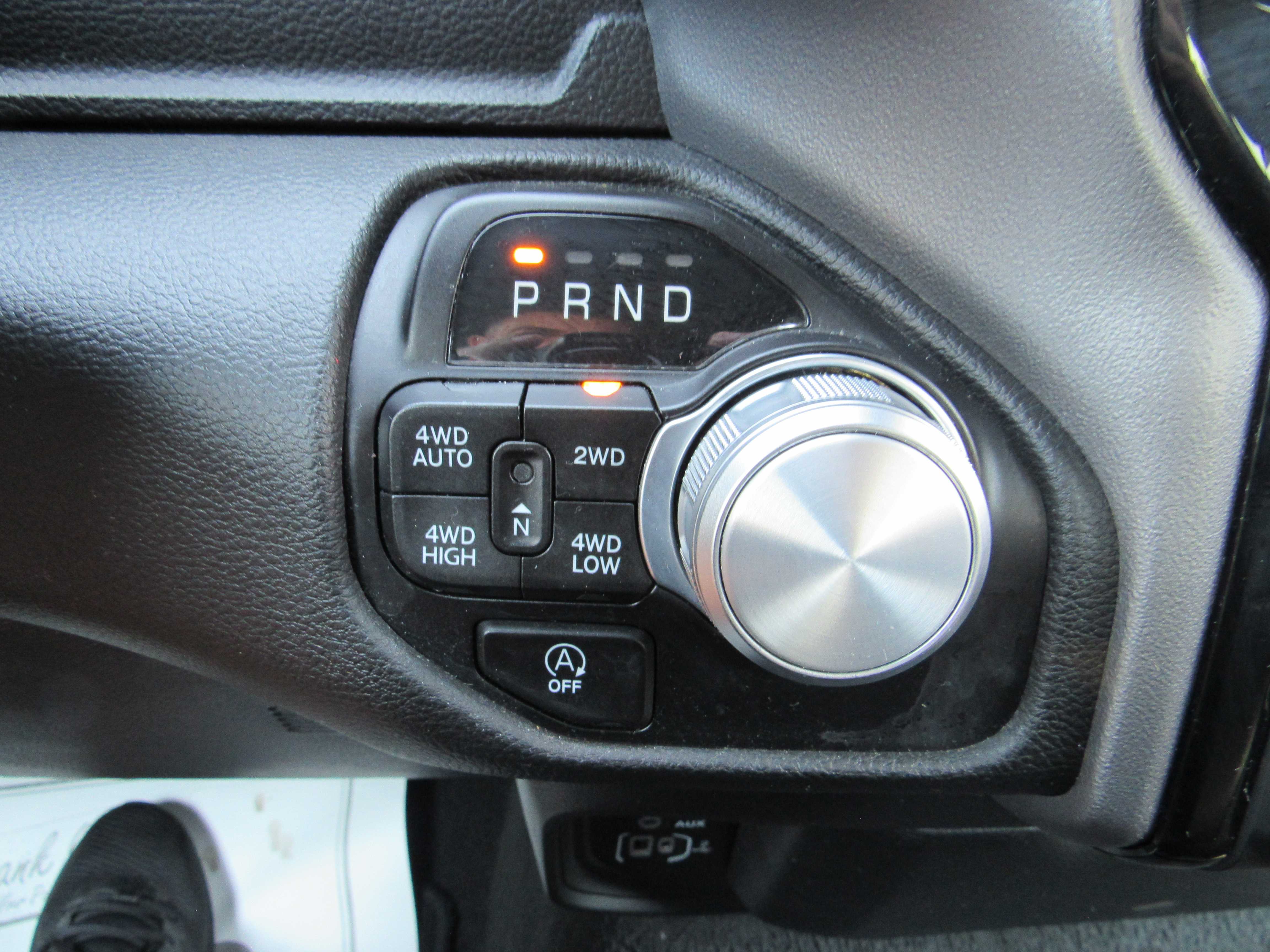 WHITE, 2023 RAM 1500 CREW CAB Thumnail Image 16