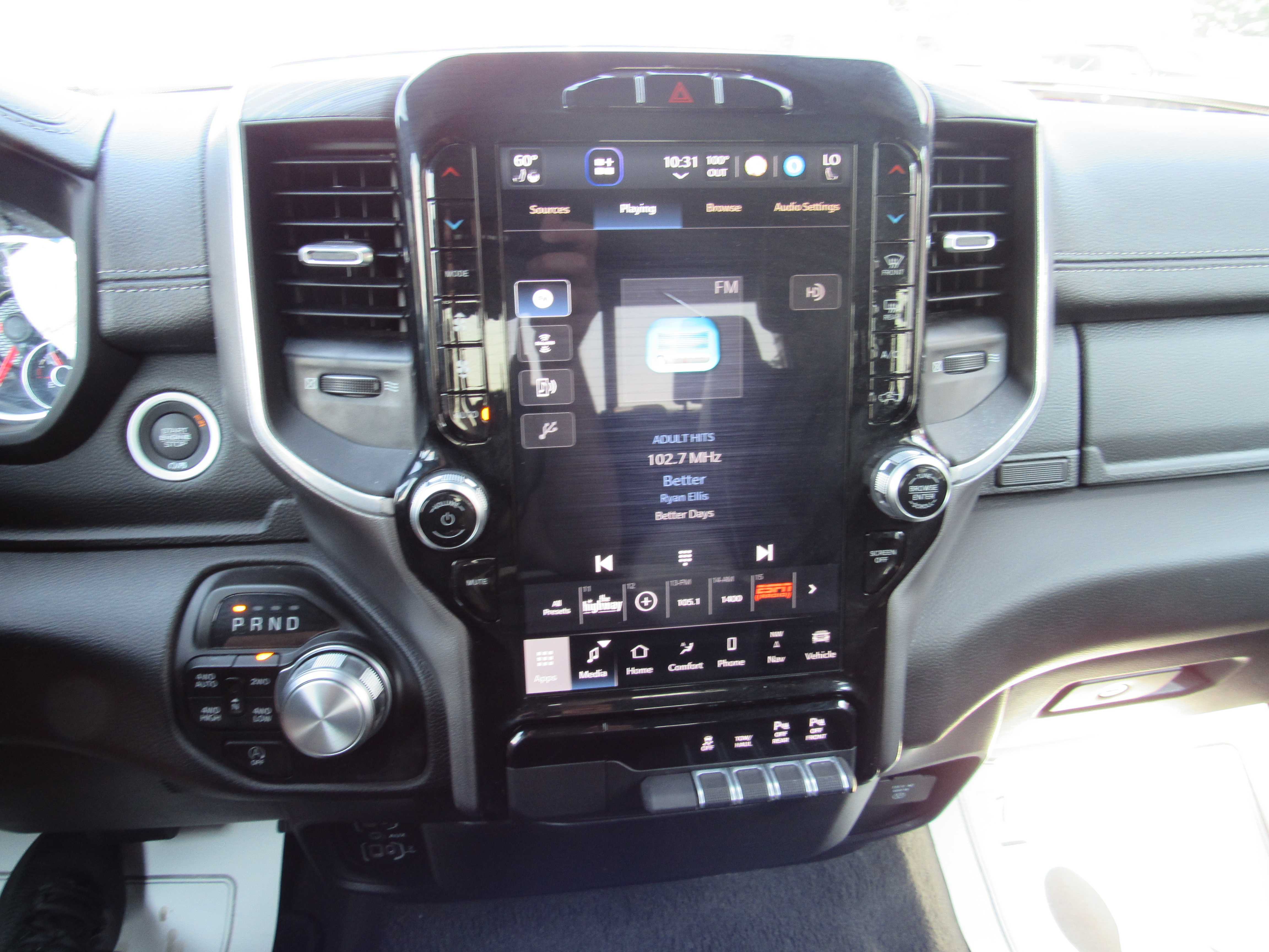 WHITE, 2023 RAM 1500 CREW CAB Thumnail Image 18
