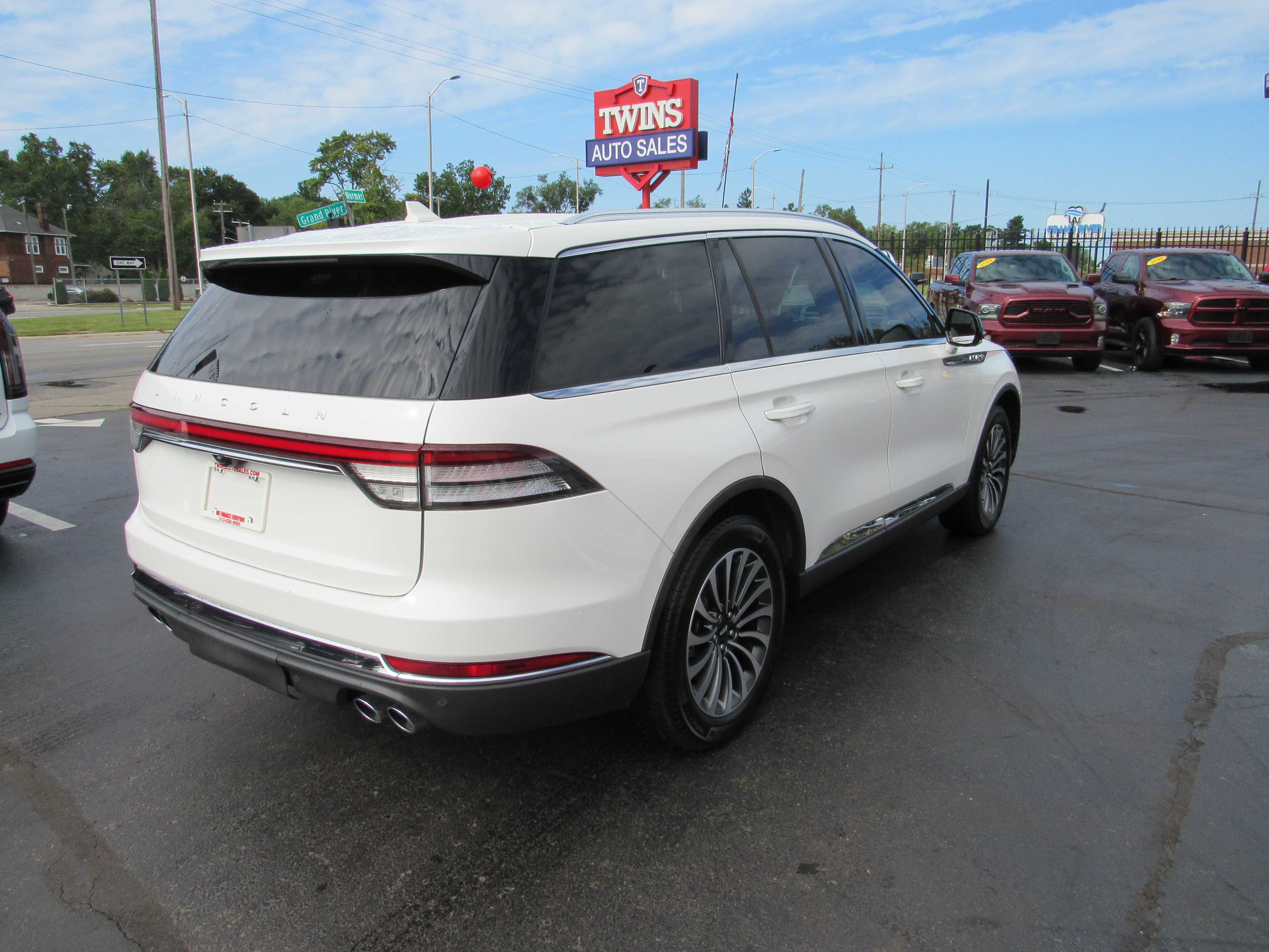 WHITE, 2021 LINCOLN AVIATOR Thumnail Image 6