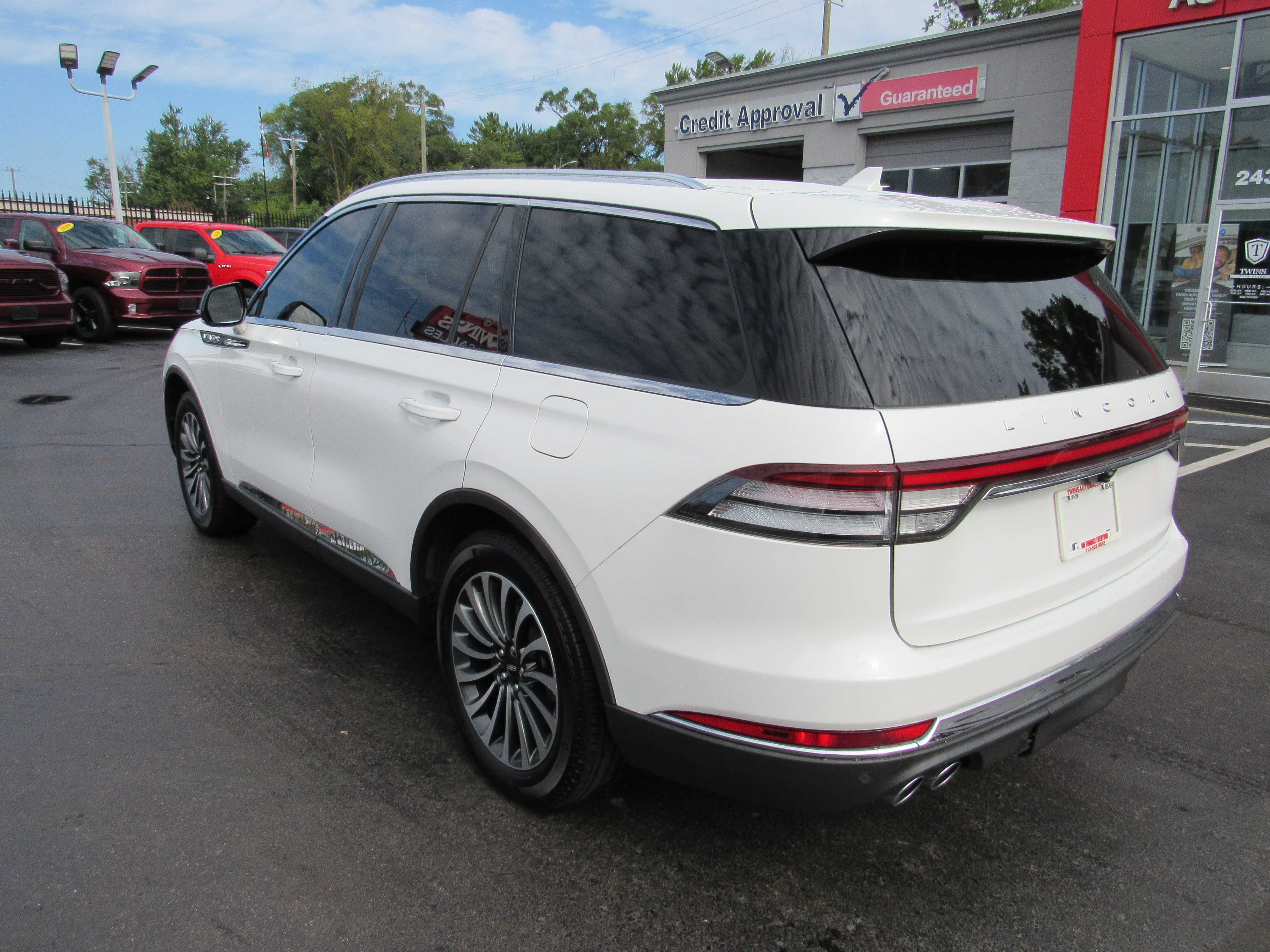 WHITE, 2021 LINCOLN AVIATOR Thumnail Image 8