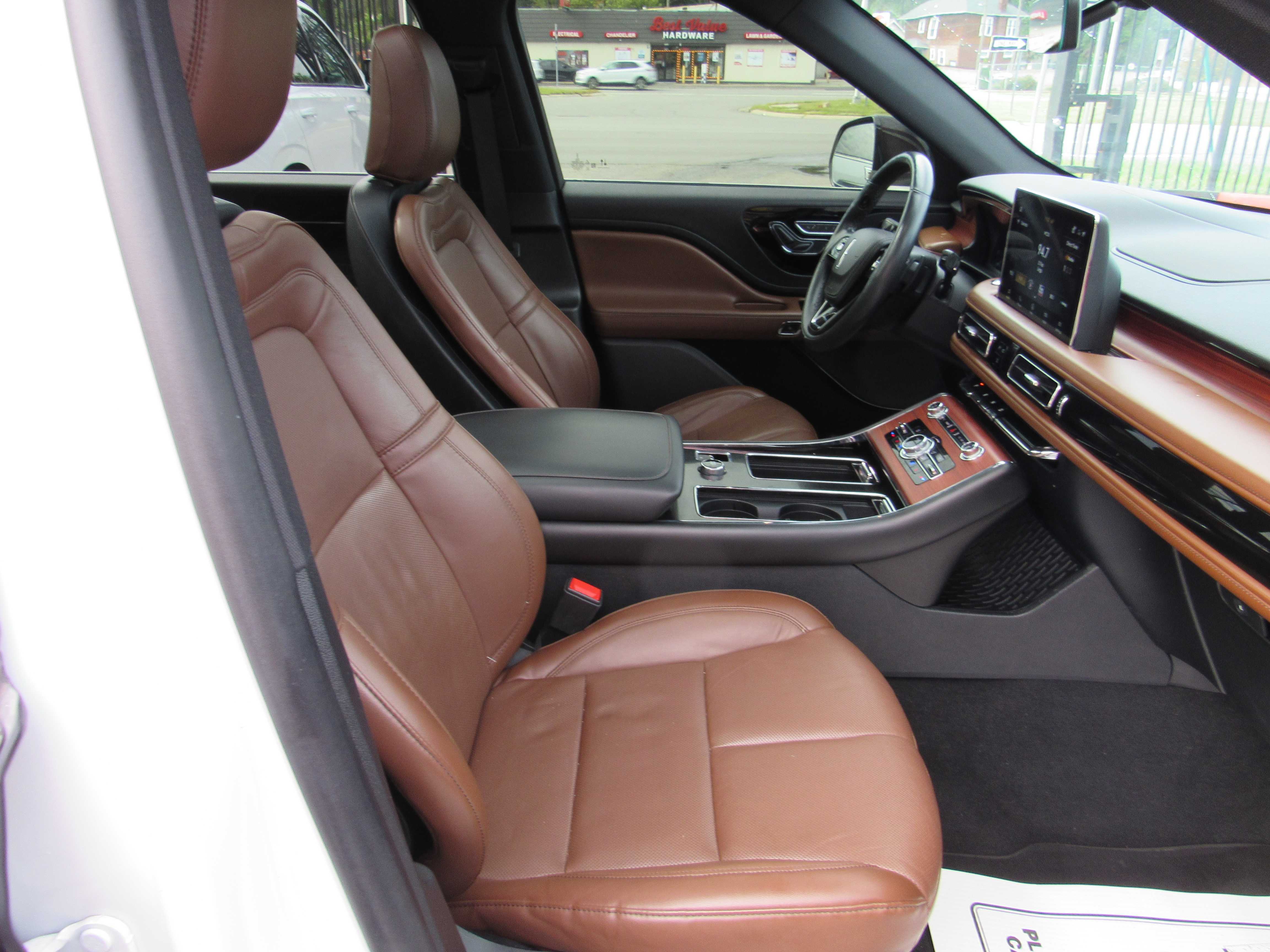 WHITE, 2021 LINCOLN AVIATOR Thumnail Image 9