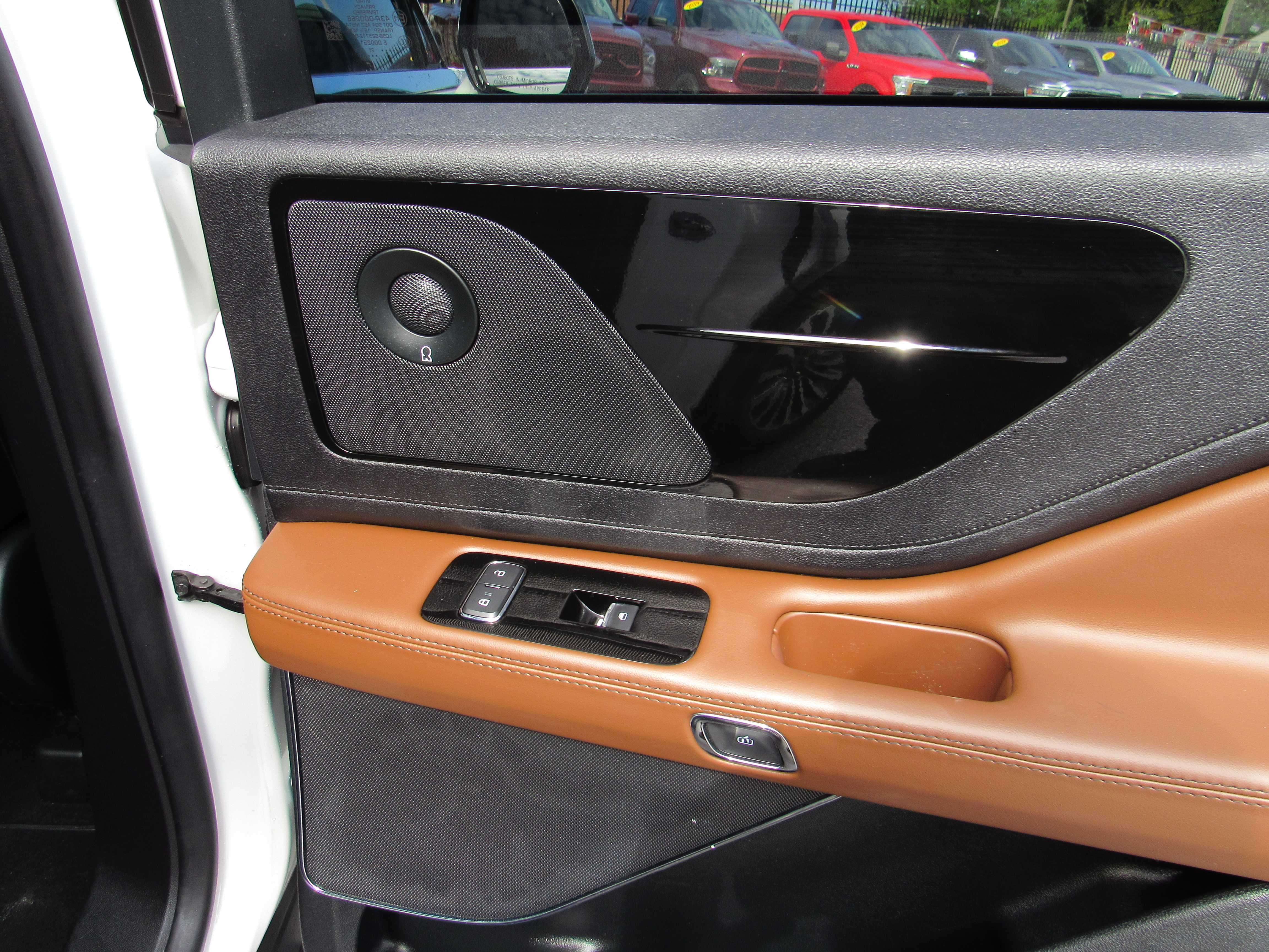 WHITE, 2021 LINCOLN AVIATOR Thumnail Image 13