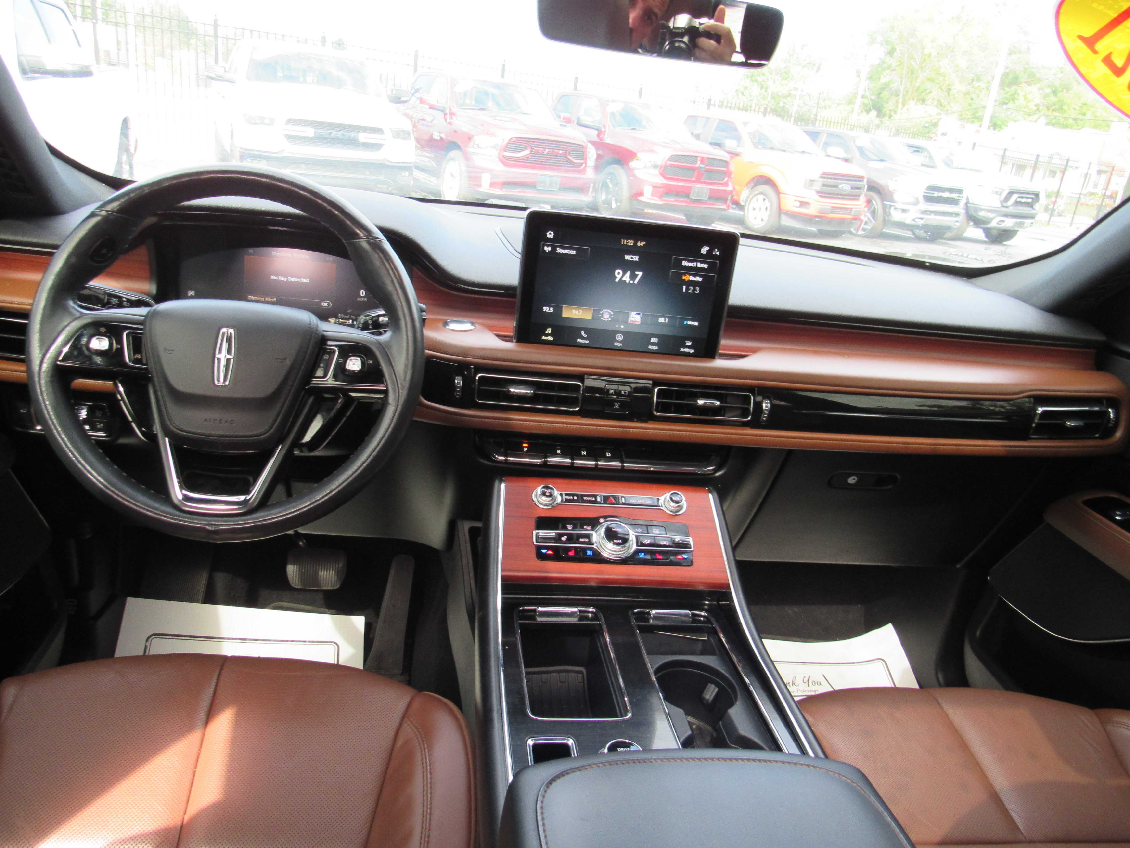 WHITE, 2021 LINCOLN AVIATOR Thumnail Image 18