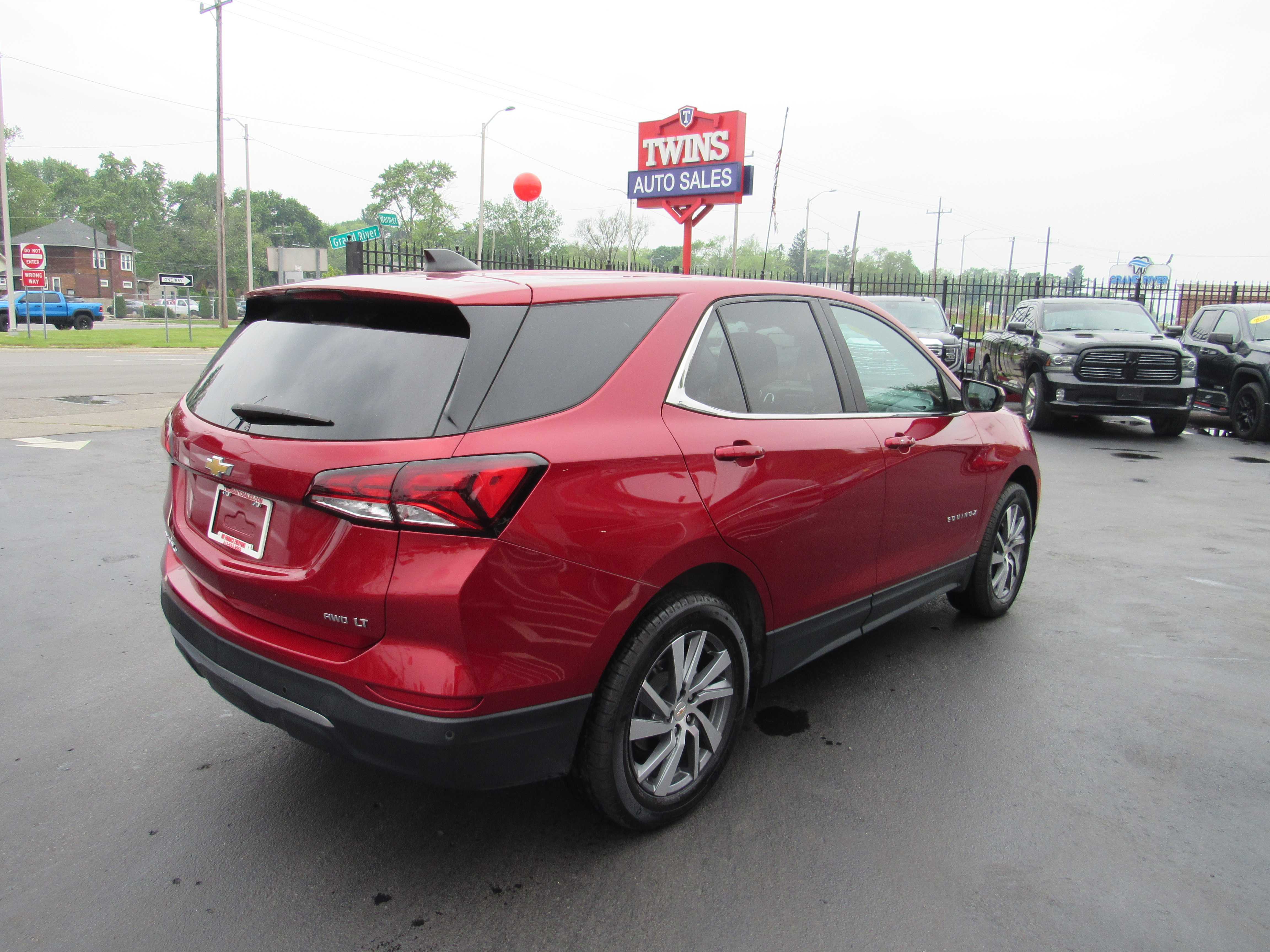 RED, 2022 CHEVROLET EQUINOX Thumnail Image 6