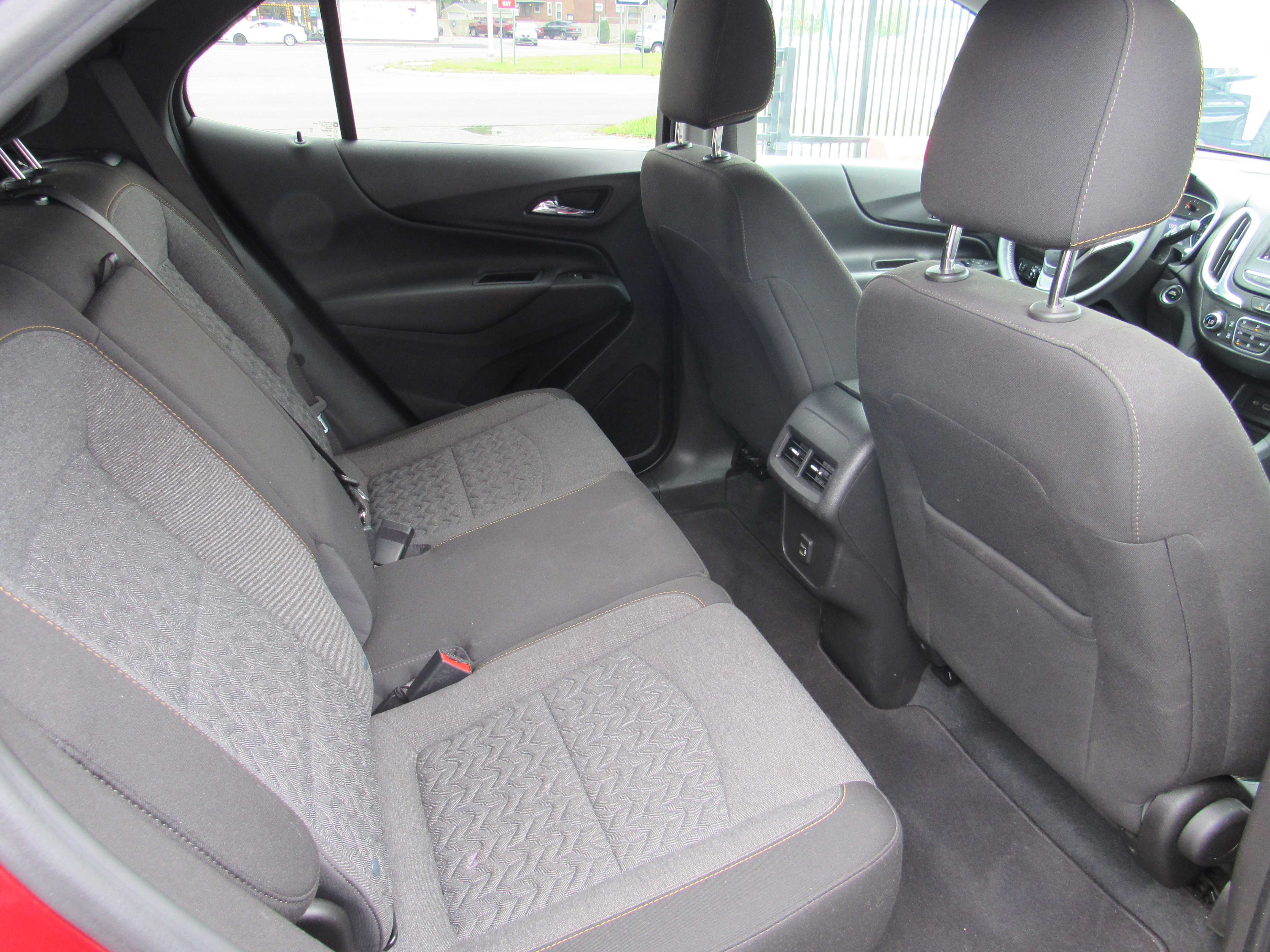 RED, 2022 CHEVROLET EQUINOX Thumnail Image 9