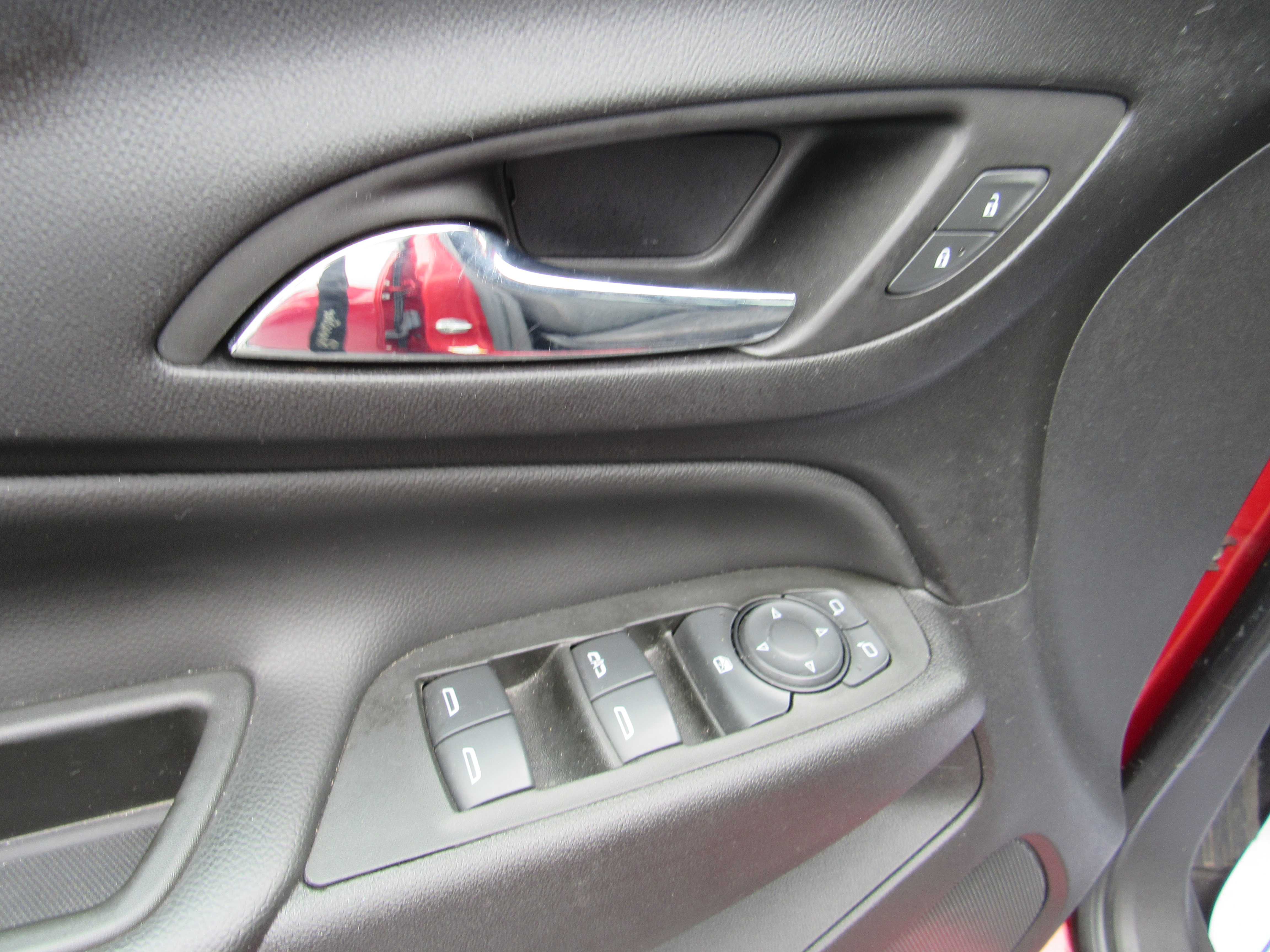 RED, 2022 CHEVROLET EQUINOX Thumnail Image 12