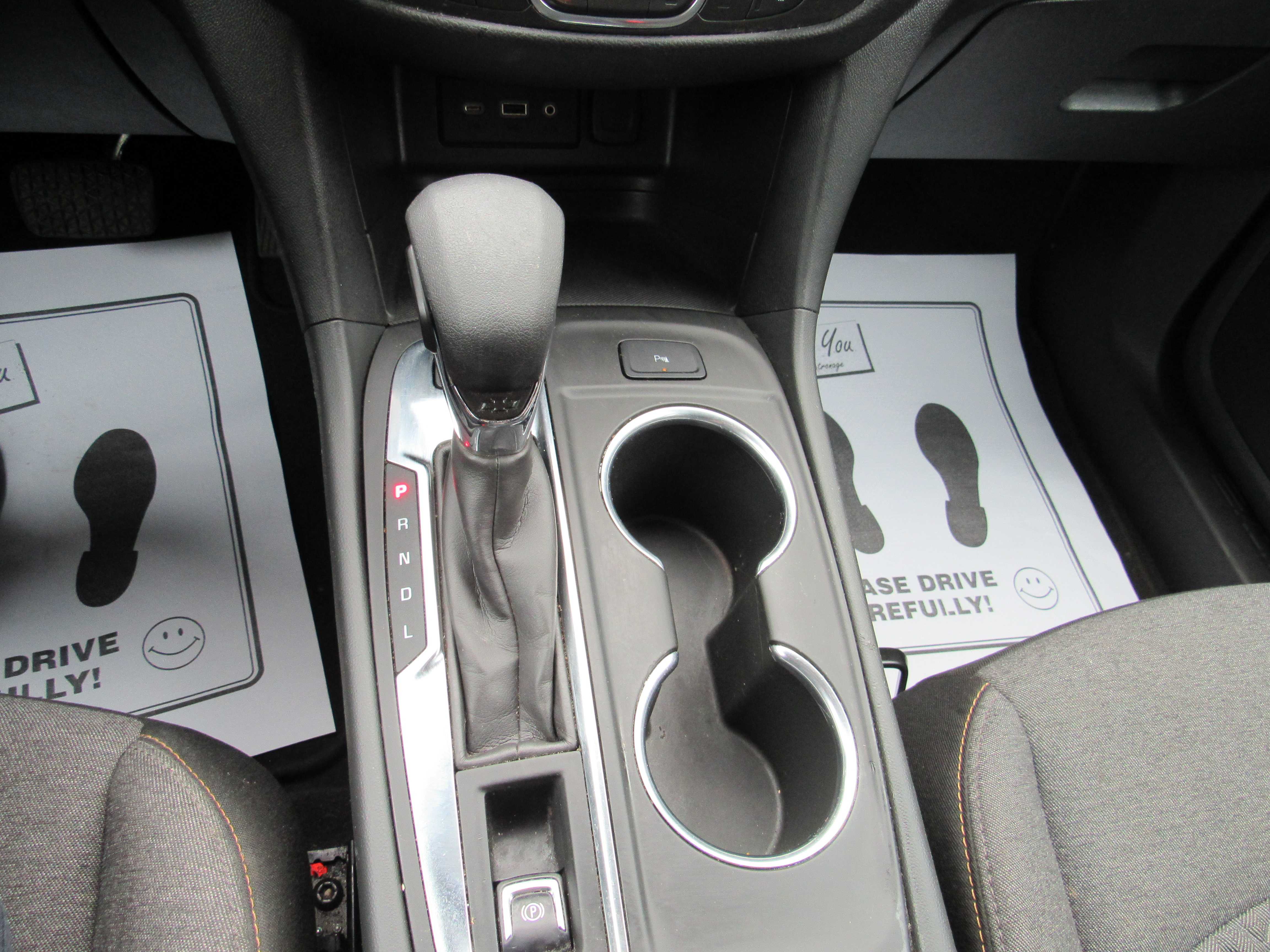 RED, 2022 CHEVROLET EQUINOX Thumnail Image 14