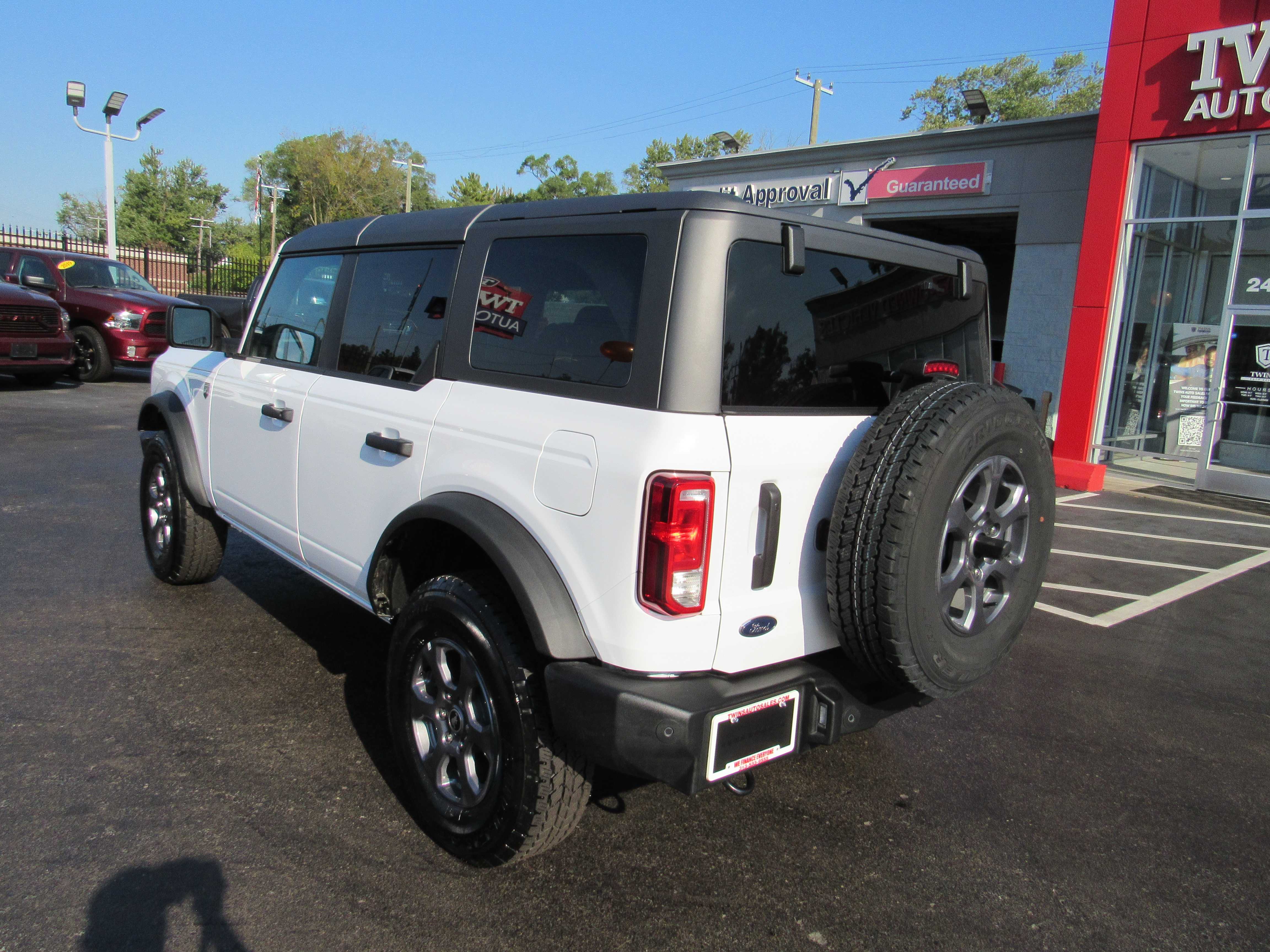WHITE, 2025 FORD BRONCO Thumnail Image 8
