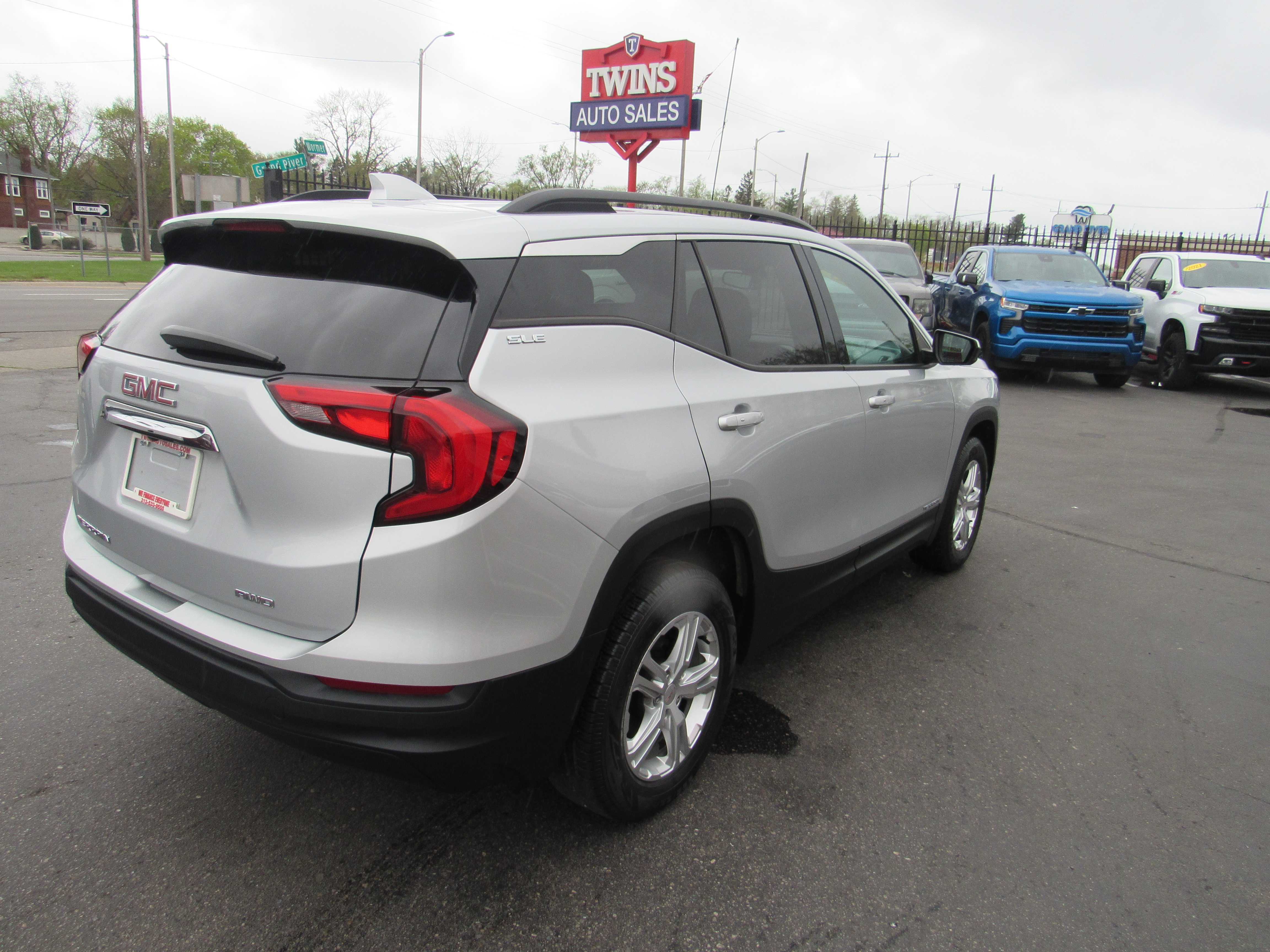 SILVER, 2018 GMC TERRAIN Thumnail Image 6