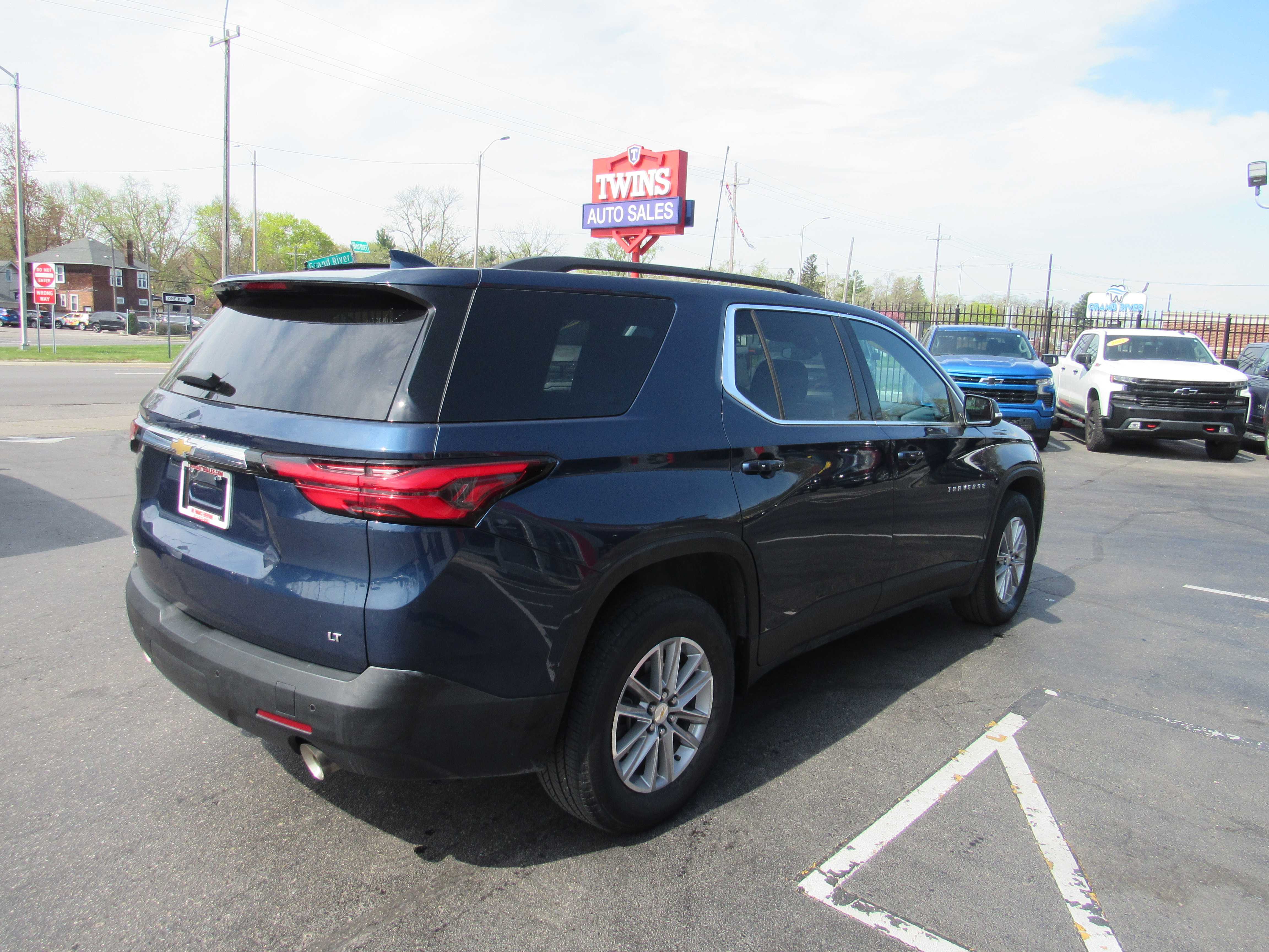 BLUE, 2022 CHEVROLET TRAVERSE Thumnail Image 6
