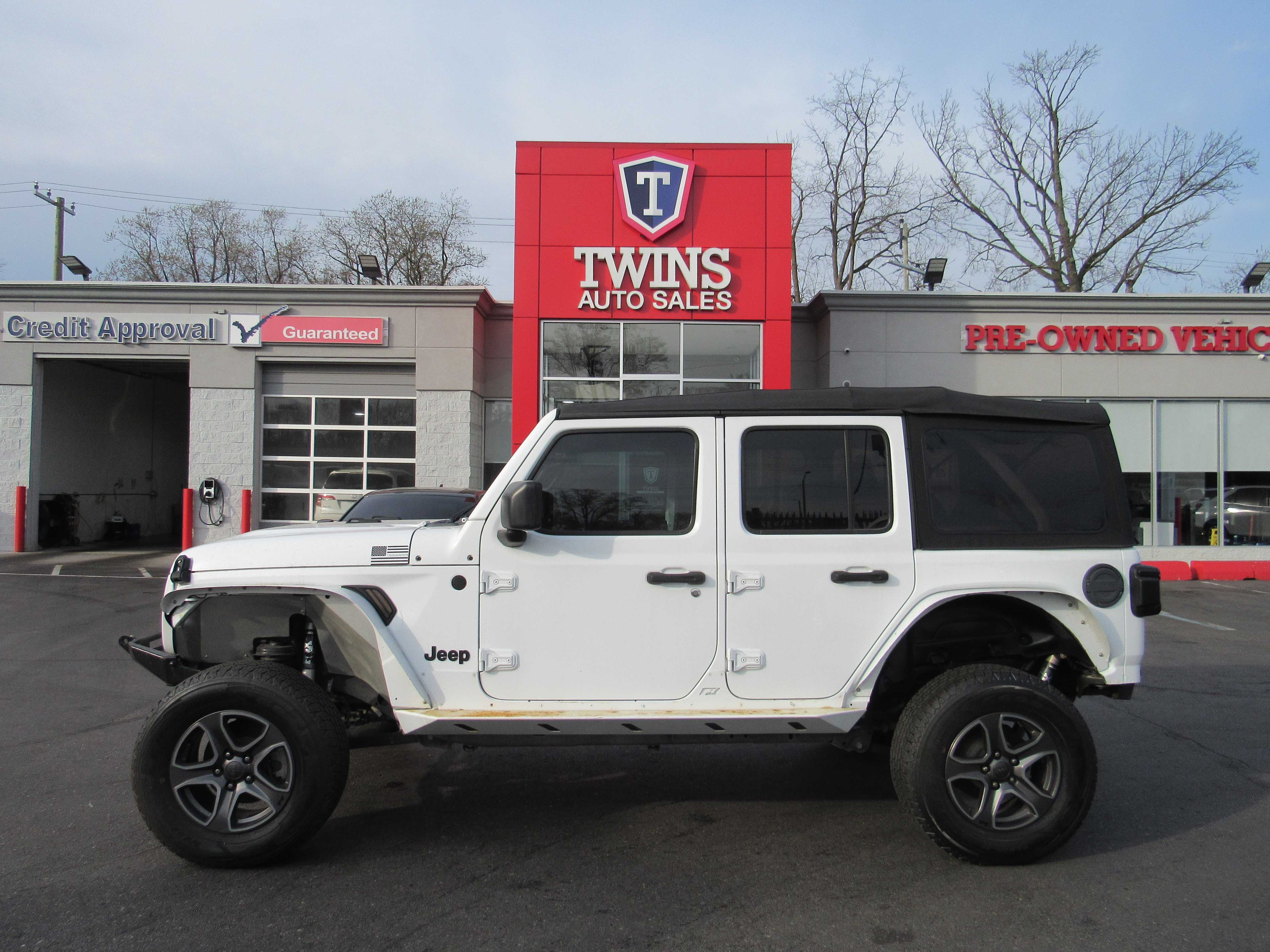 WHITE, 2019 JEEP WRANGLER UNLIMITED Thumnail Image 1