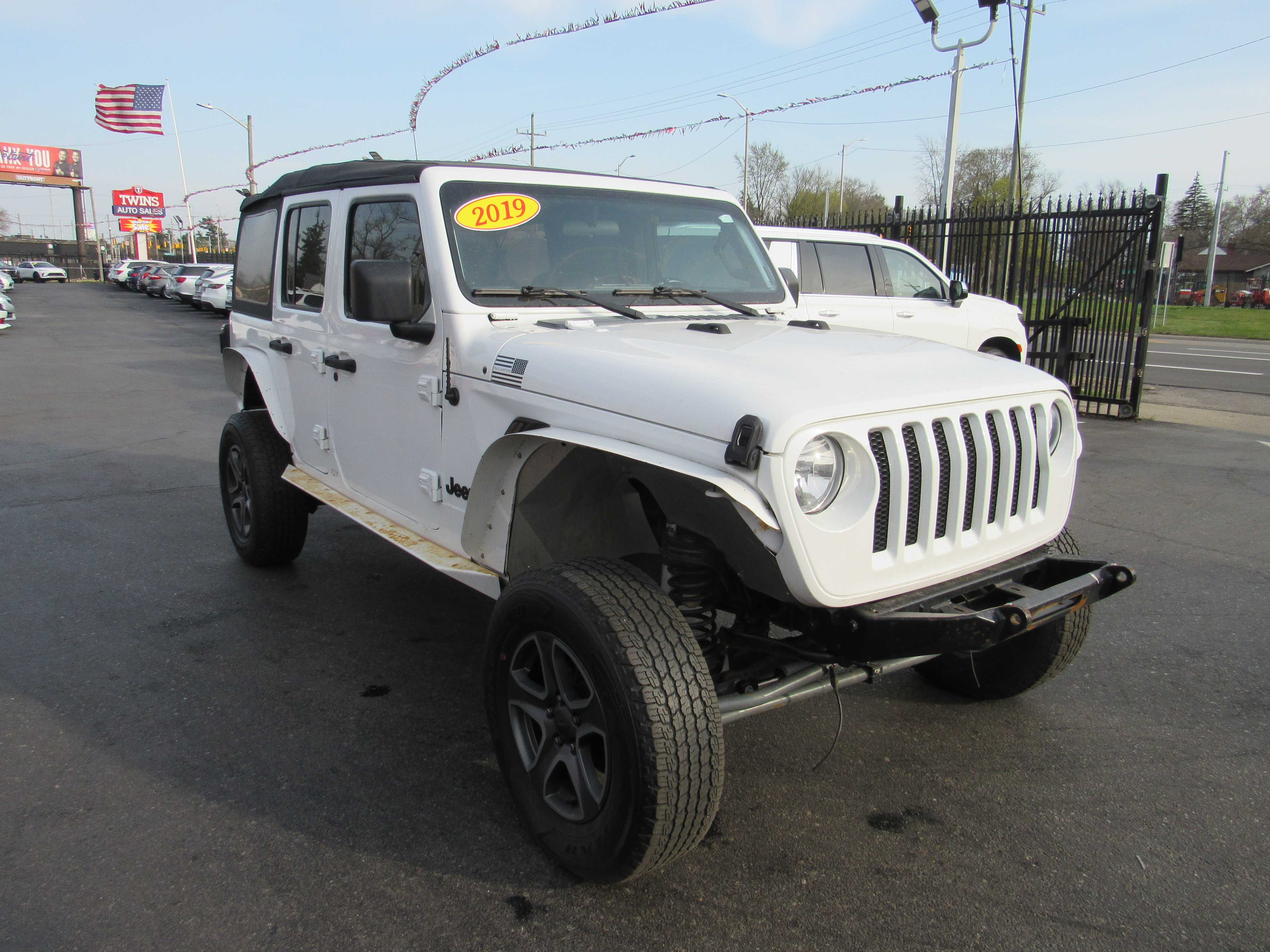 WHITE, 2019 JEEP WRANGLER UNLIMITED Thumnail Image 4